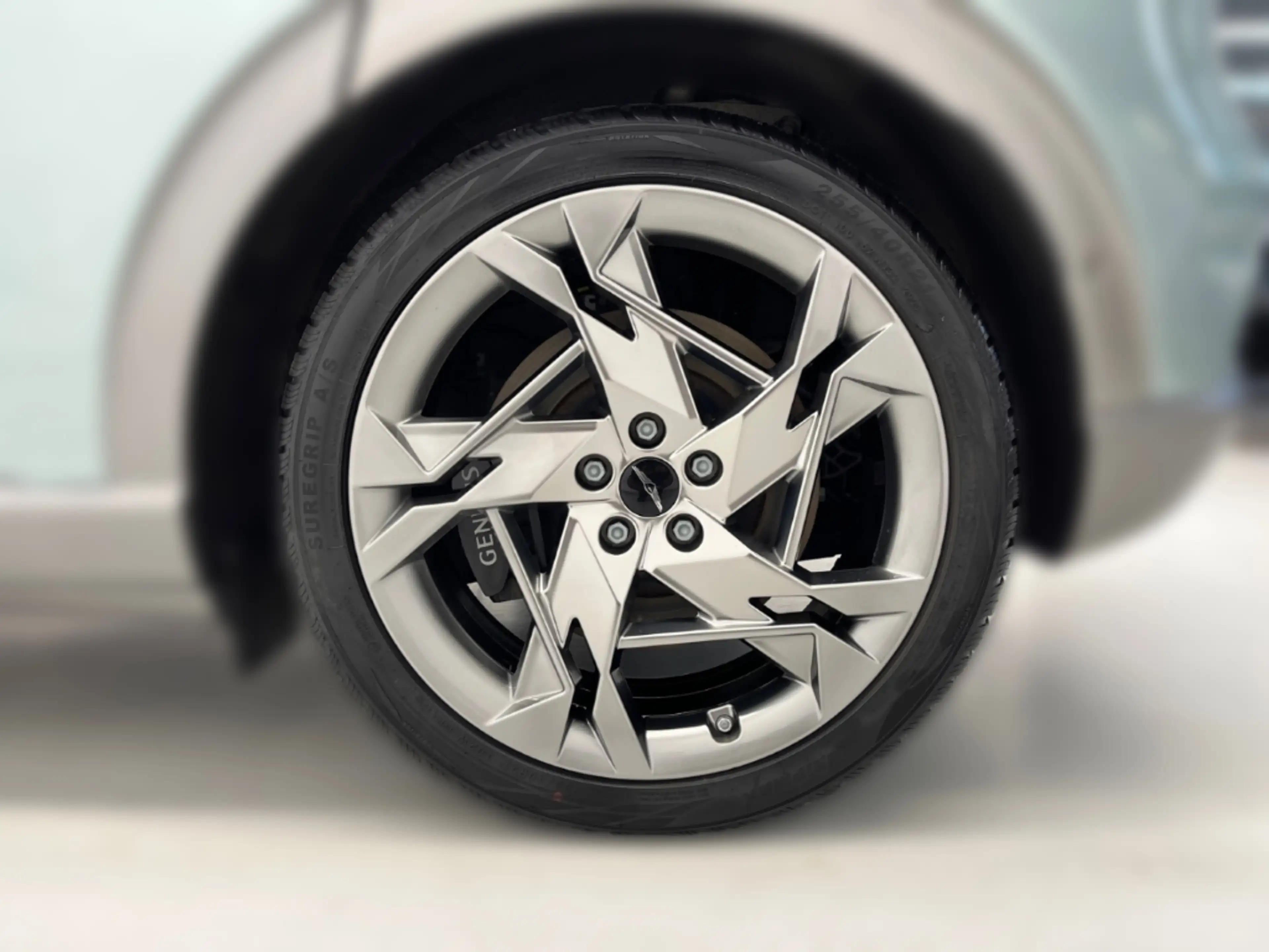 Genesis GV60 Sport Pkus Elektro 4WD Panorama Memory Sitze Sound — photo 9