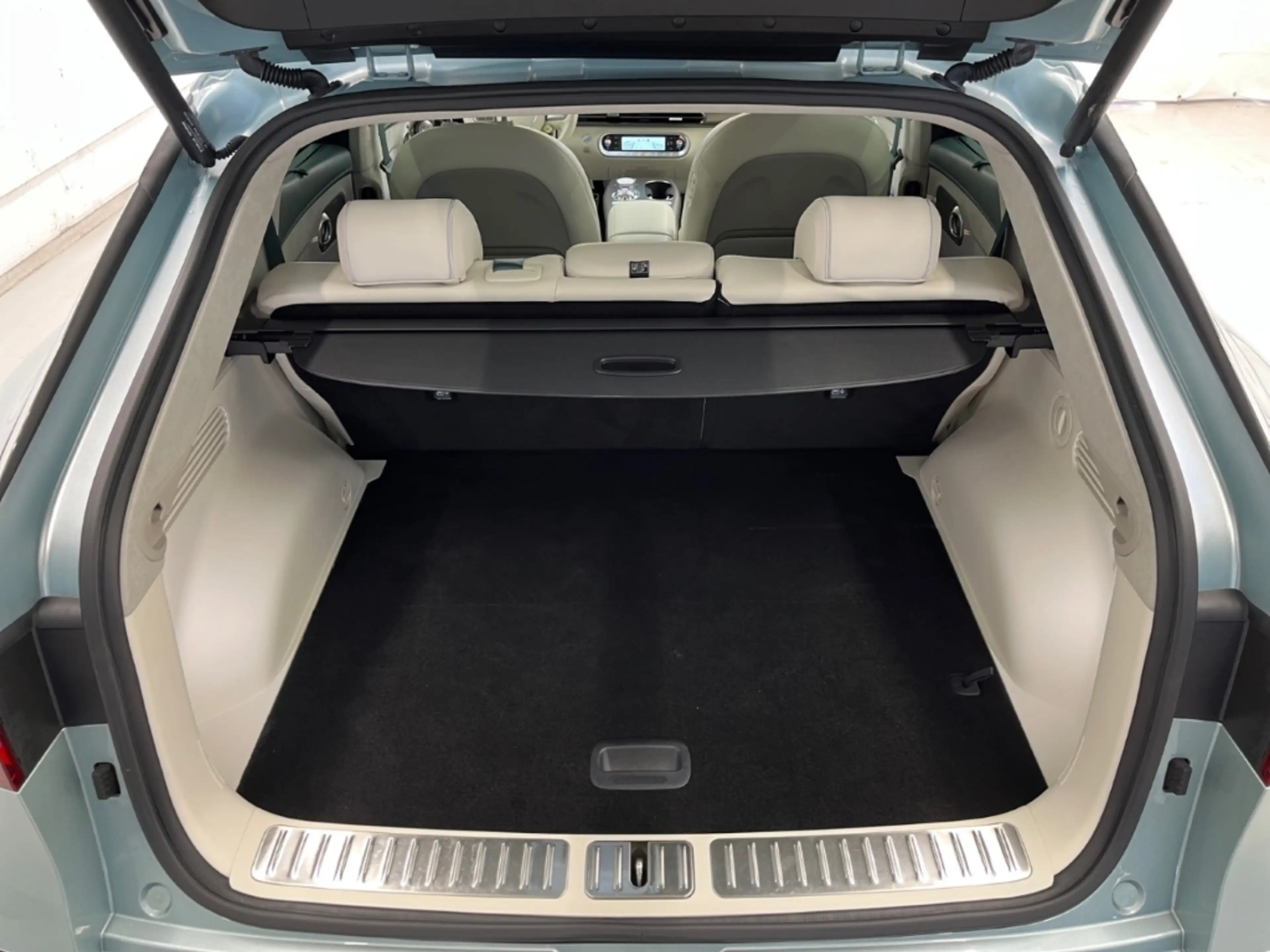 Genesis GV60 Sport Pkus Elektro 4WD Panorama Memory Sitze Sound — photo 15