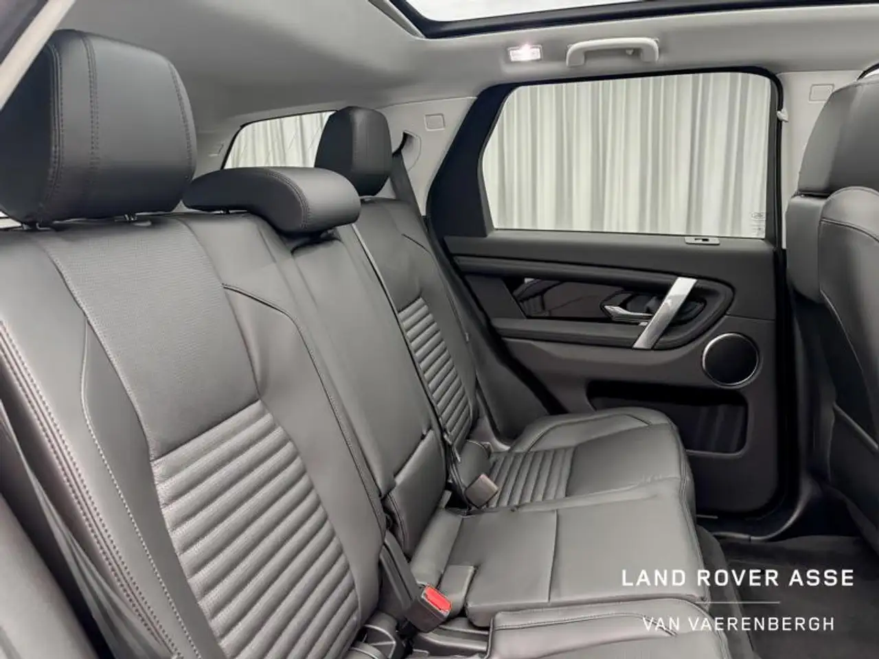 Land Rover Discovery Sport P270e S AWD 7