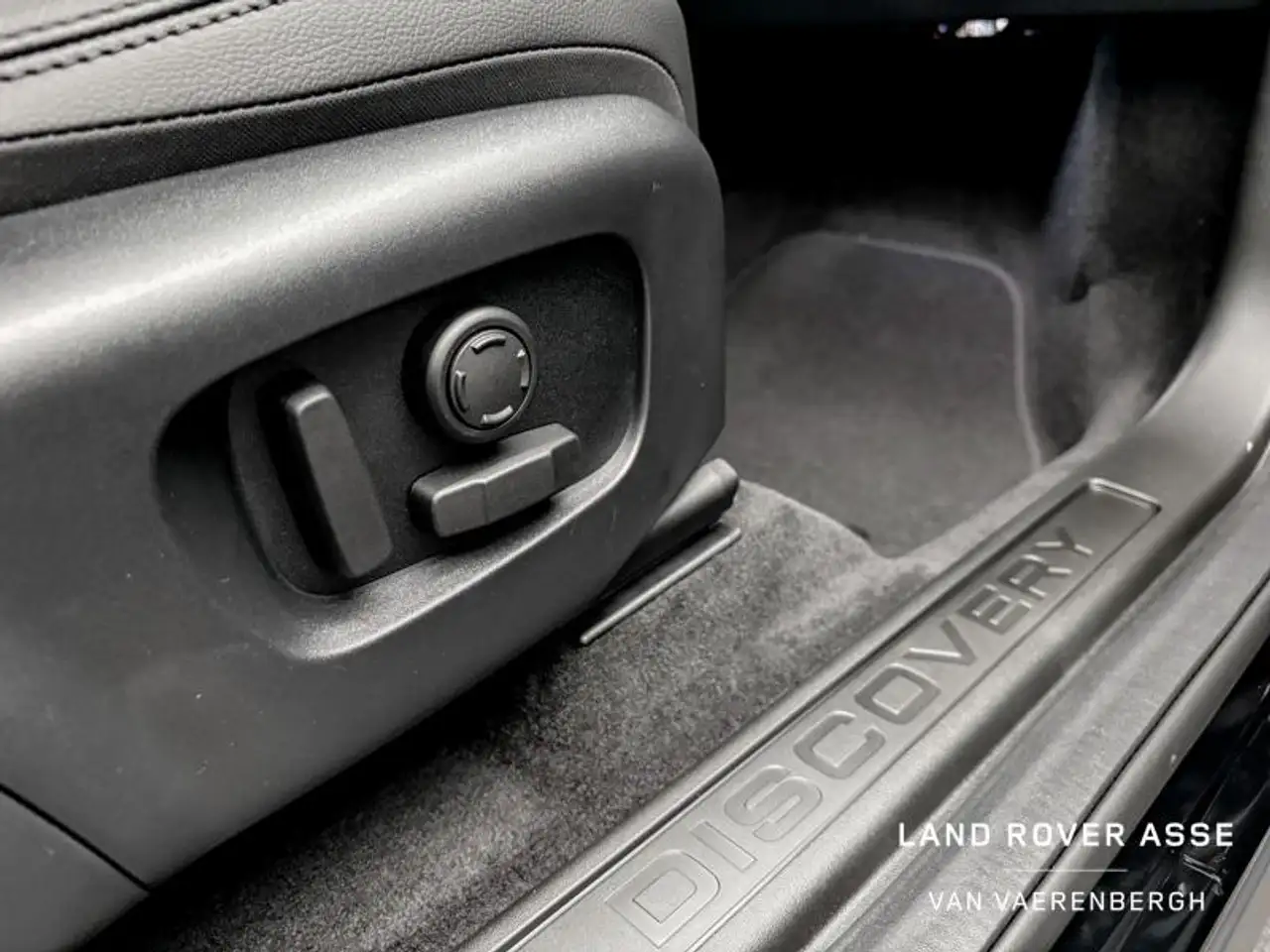 Land Rover Discovery Sport P270e S AWD 5