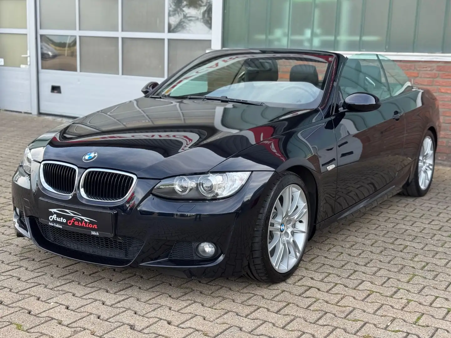 BMW 325 i Cabrio Automatik e93 1.HAND Noir - 1