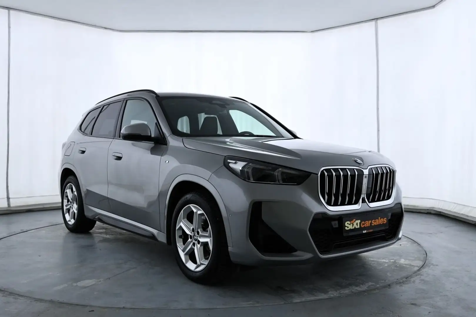 BMW X1 xDrive23i M Sport ACC|HUD|harman|PAN|el.S|AHK Grau - 1