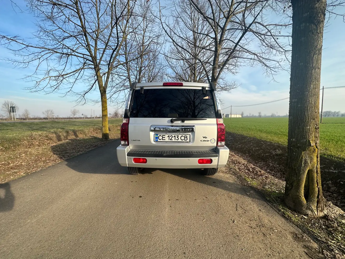 Jeep Commander 3.0 CRD DPF Automatik Limited Stříbrná - 2