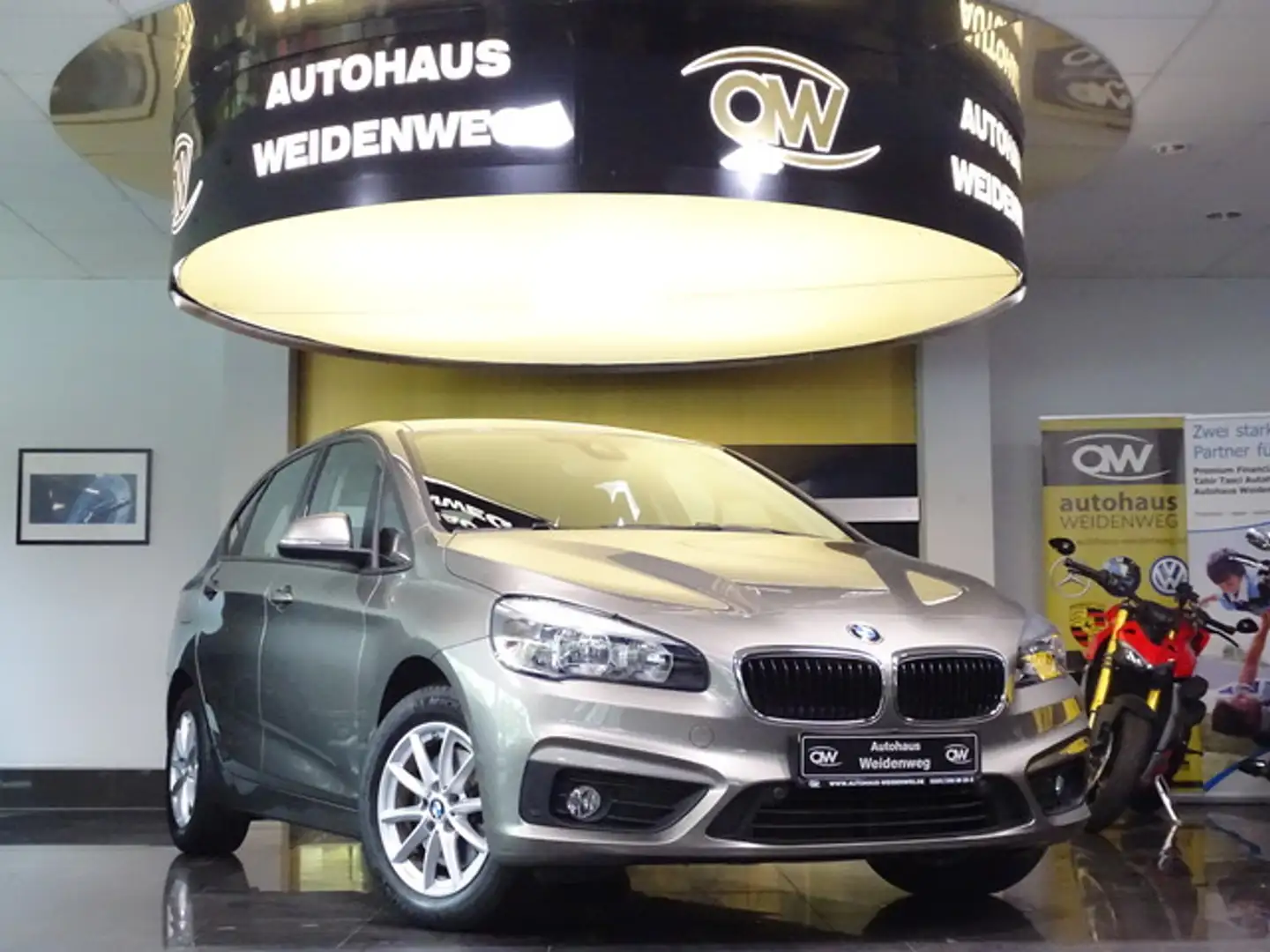 BMW 218 i Active Tourer Advant.Autom PDC erst25169KM Argent - 2