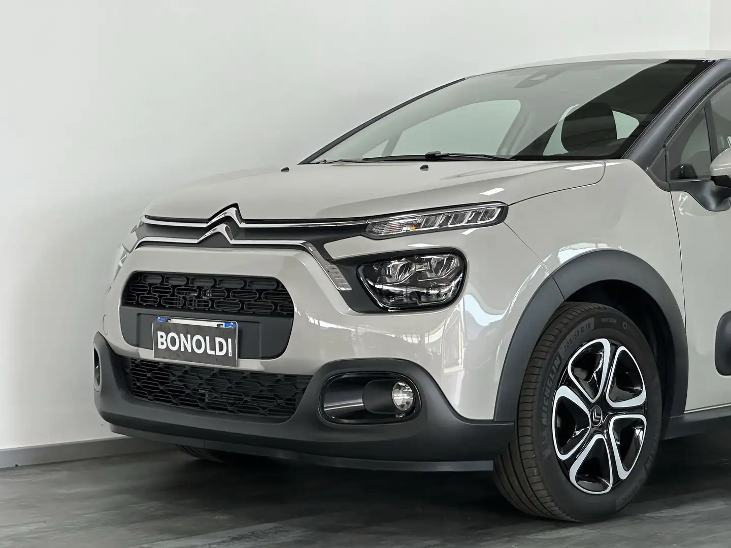 Citroen C3 PureTech 110 S&S Plus Beige - 2