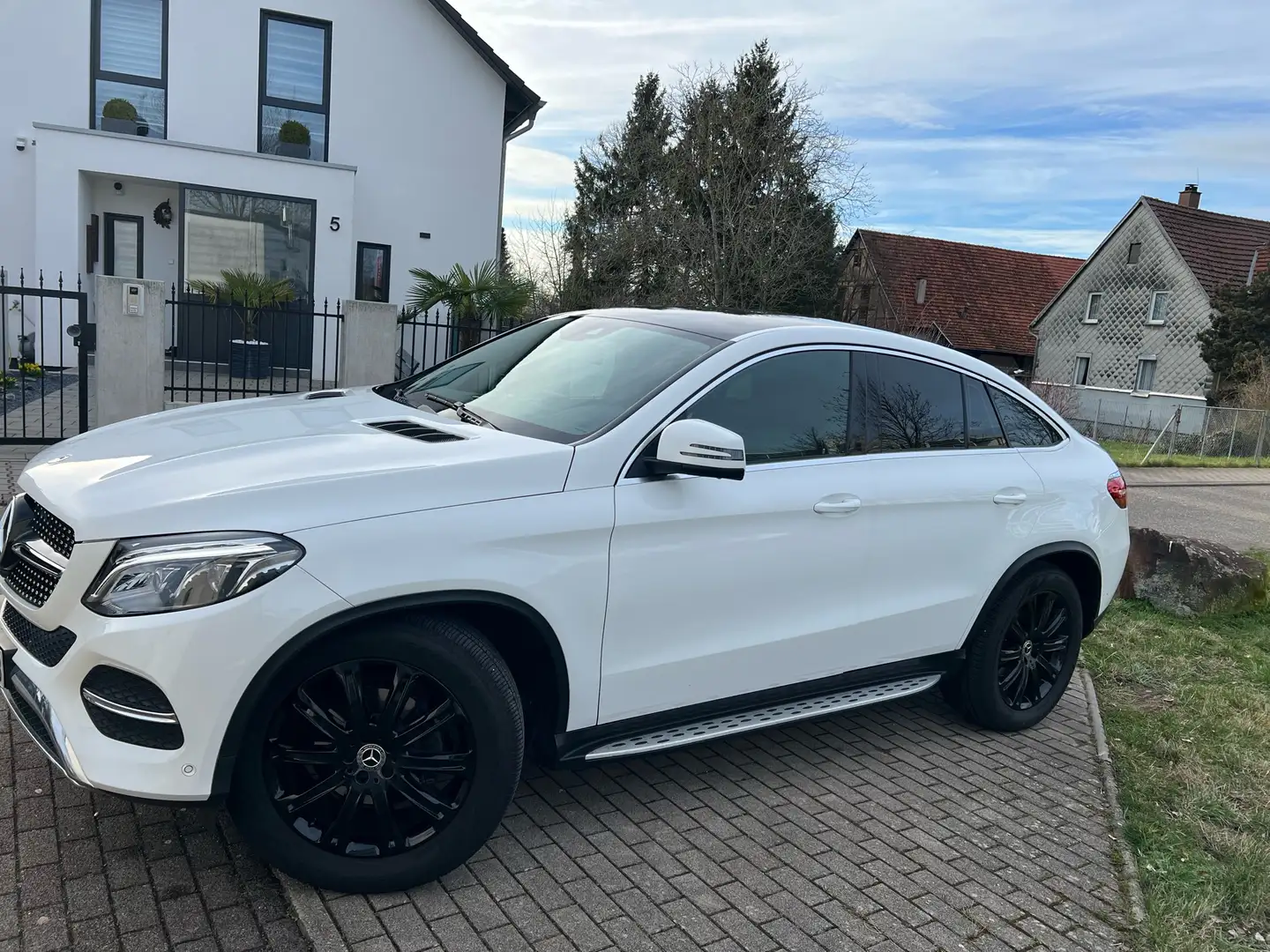 Mercedes-Benz GLE 350 d Coupe 4Matic 9G-TRONIC Weiß - 1