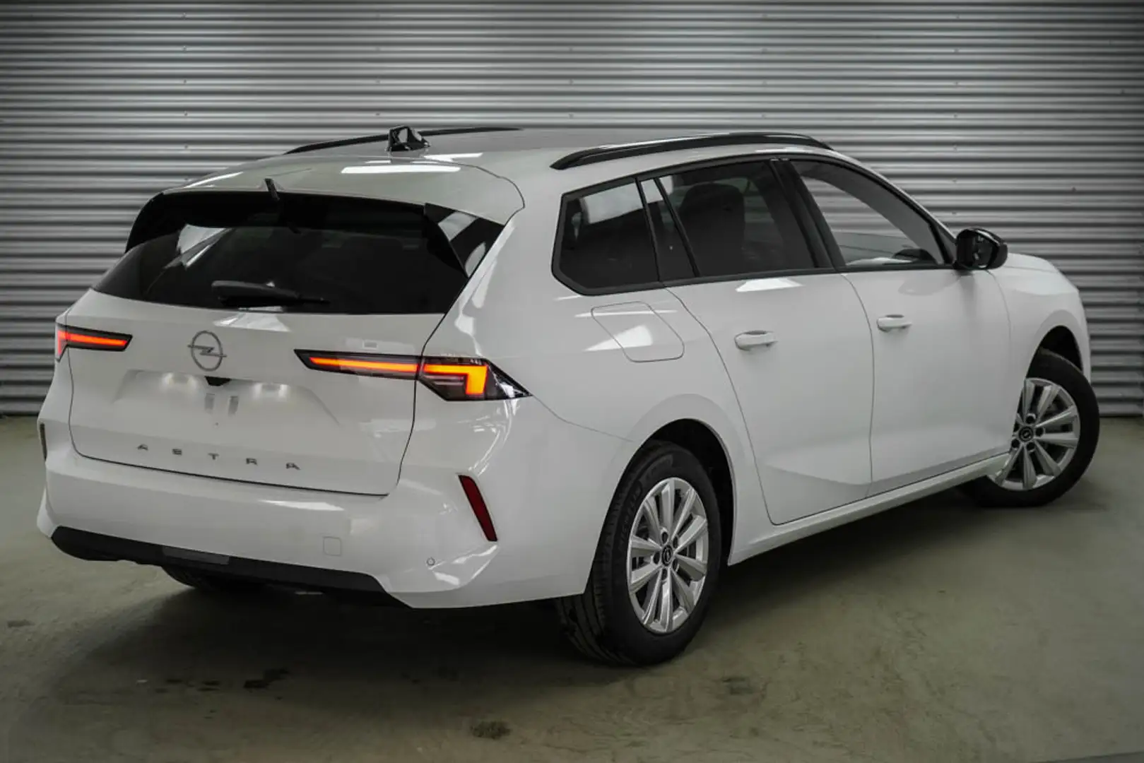 Opel Astra Sports Tourer 1,2 MT Edition - LAGER -LAG. Blanc - 2