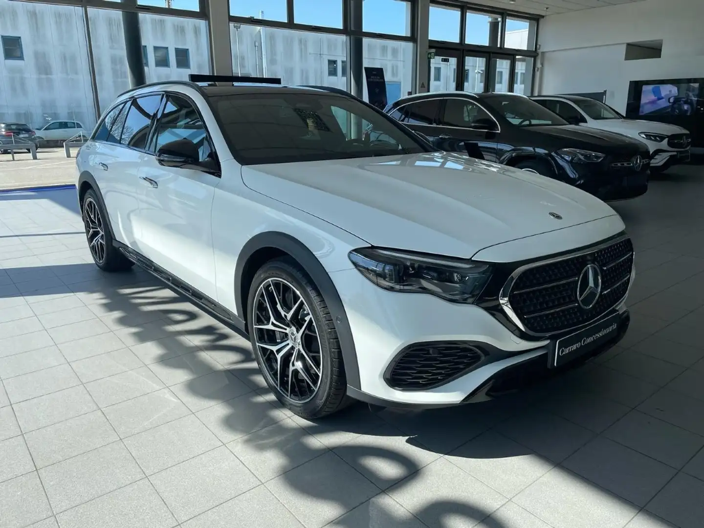 Mercedes-Benz E 220 d 4MATIC All Terrain Wit - 1