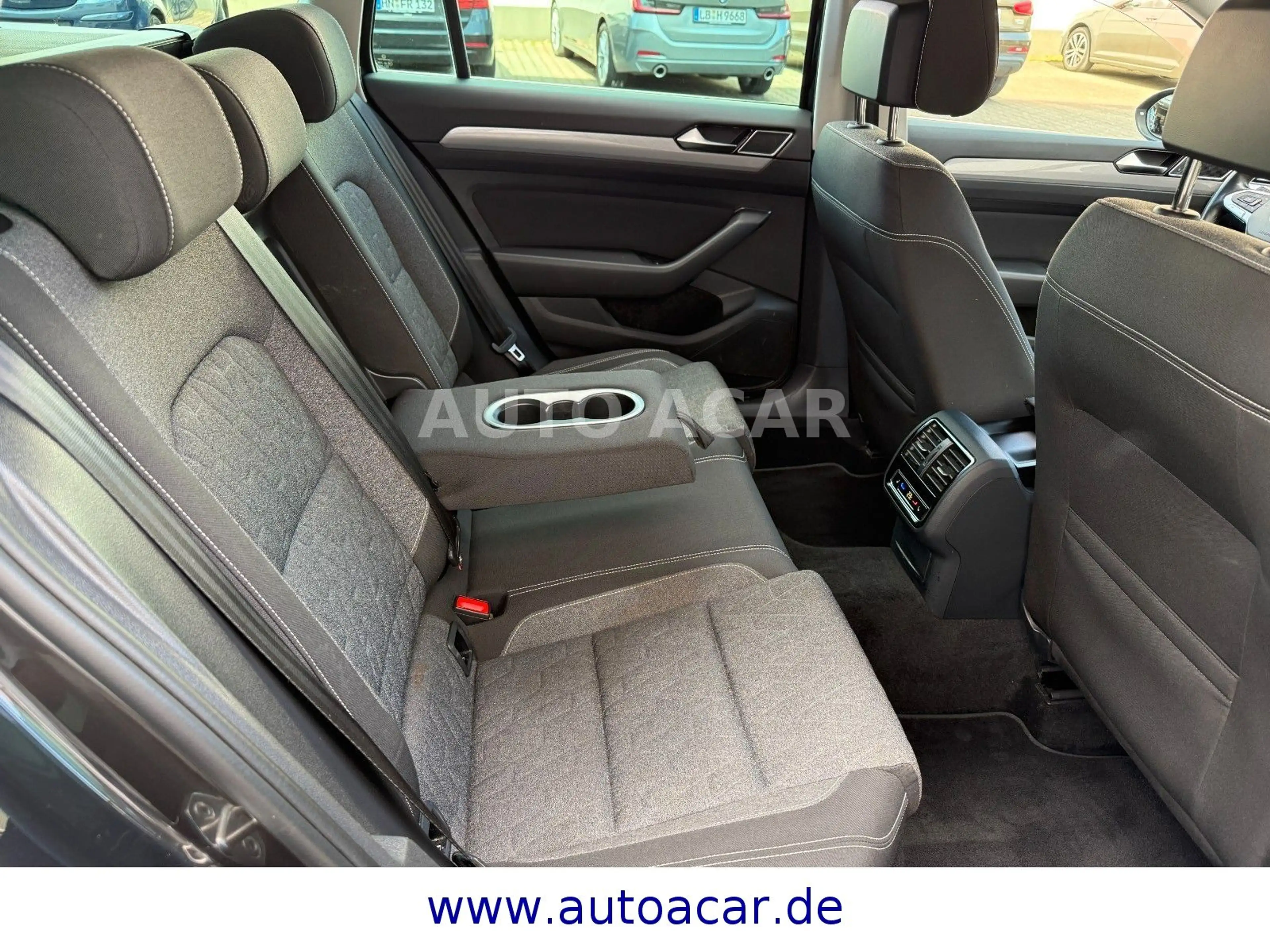 Volkswagen Passat Variant Business 4Motion DSG NAVI/LED/AHK — photo 9