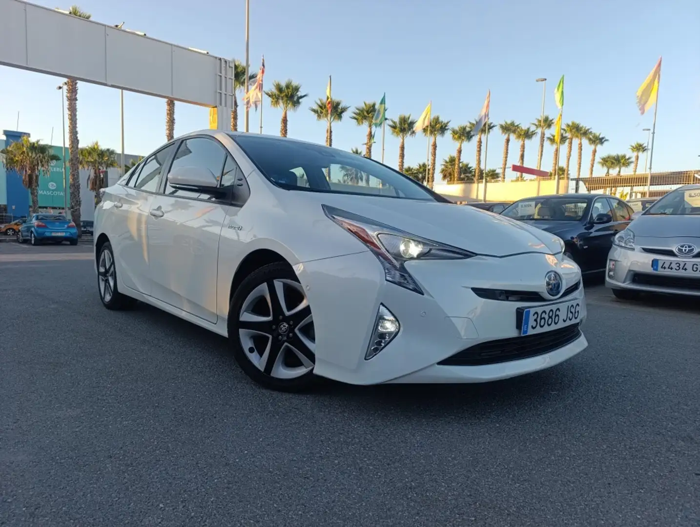 Toyota Prius 1.8 HSD Advance Blanco - 1