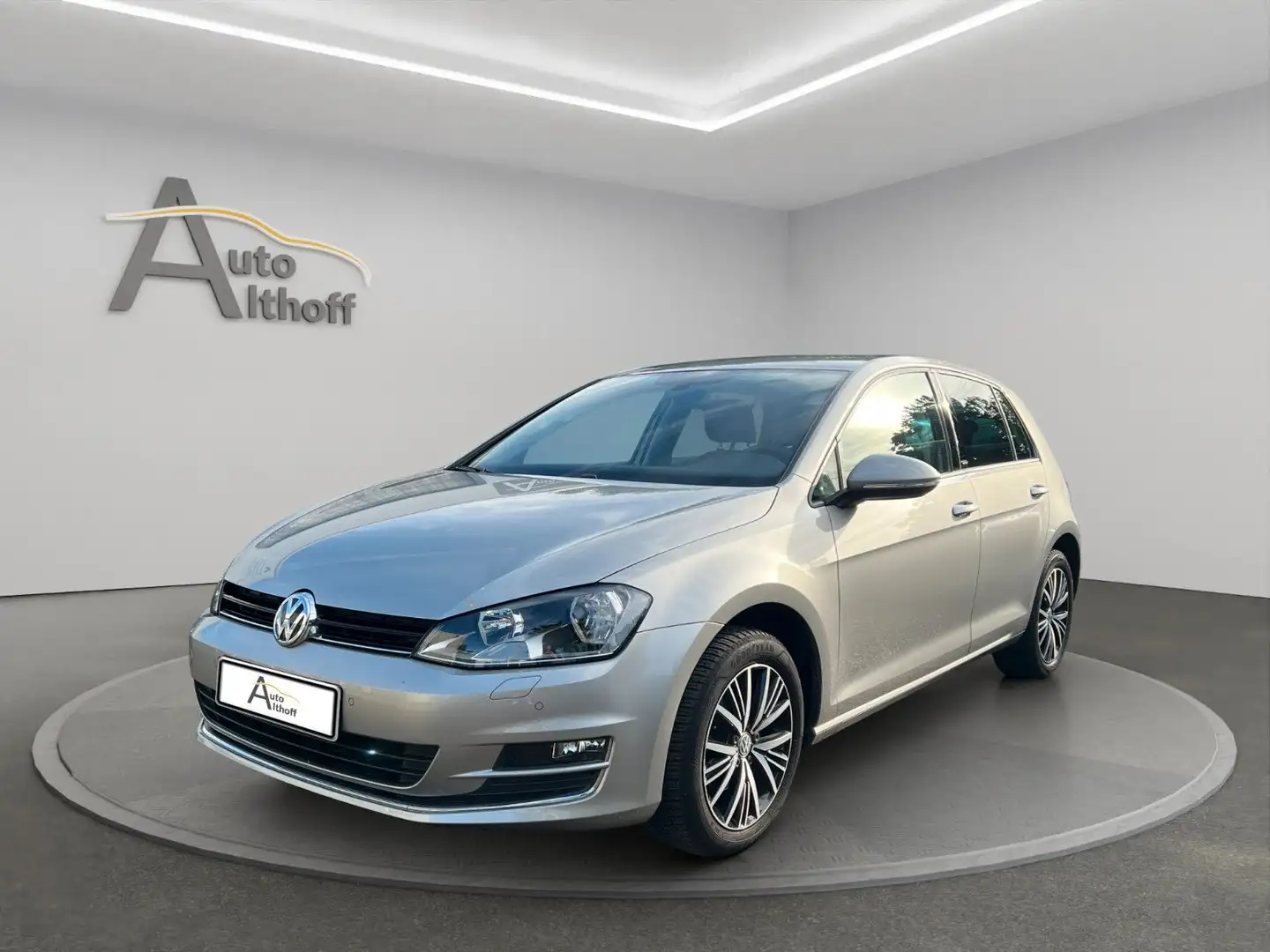 Volkswagen Golf VII Lim. 1.2 TSI BMT Allstar SHZ NAV TEMP Silber - 1