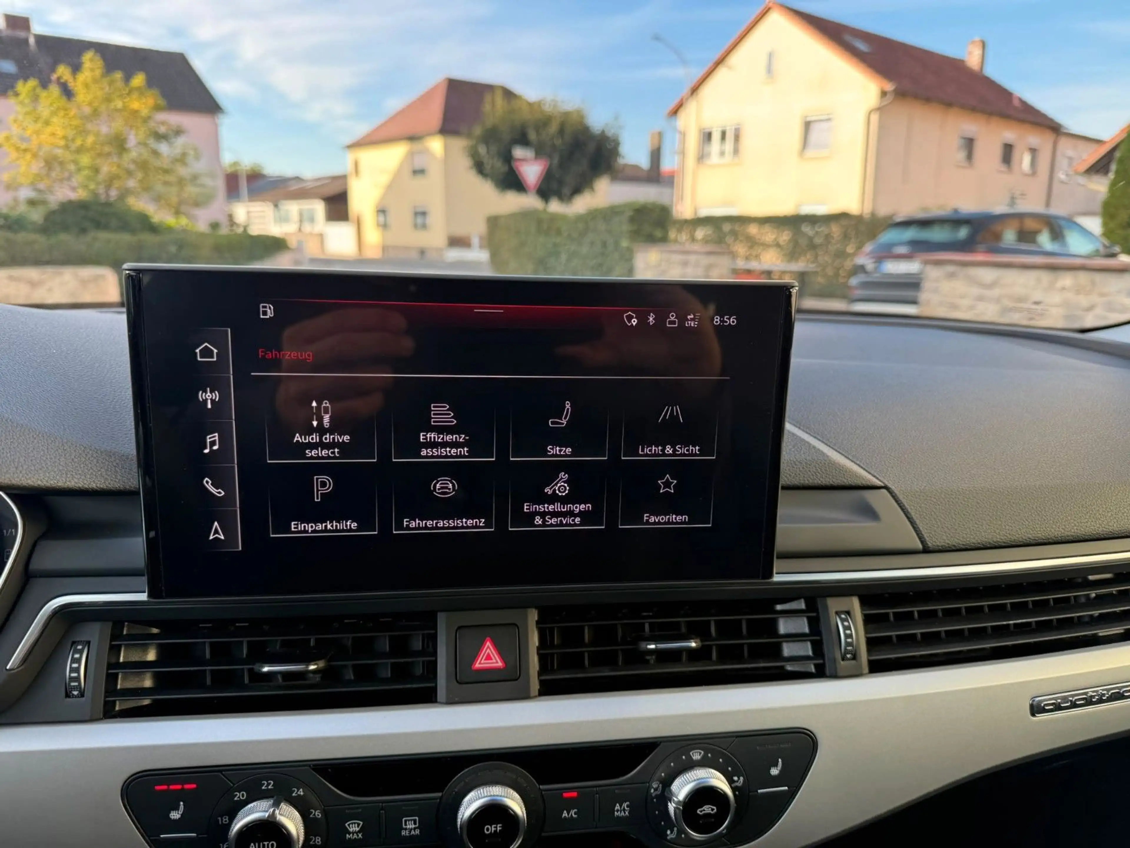 Audi A4 Avant 40 TFSI quattro S line Panoramdach — photo 12