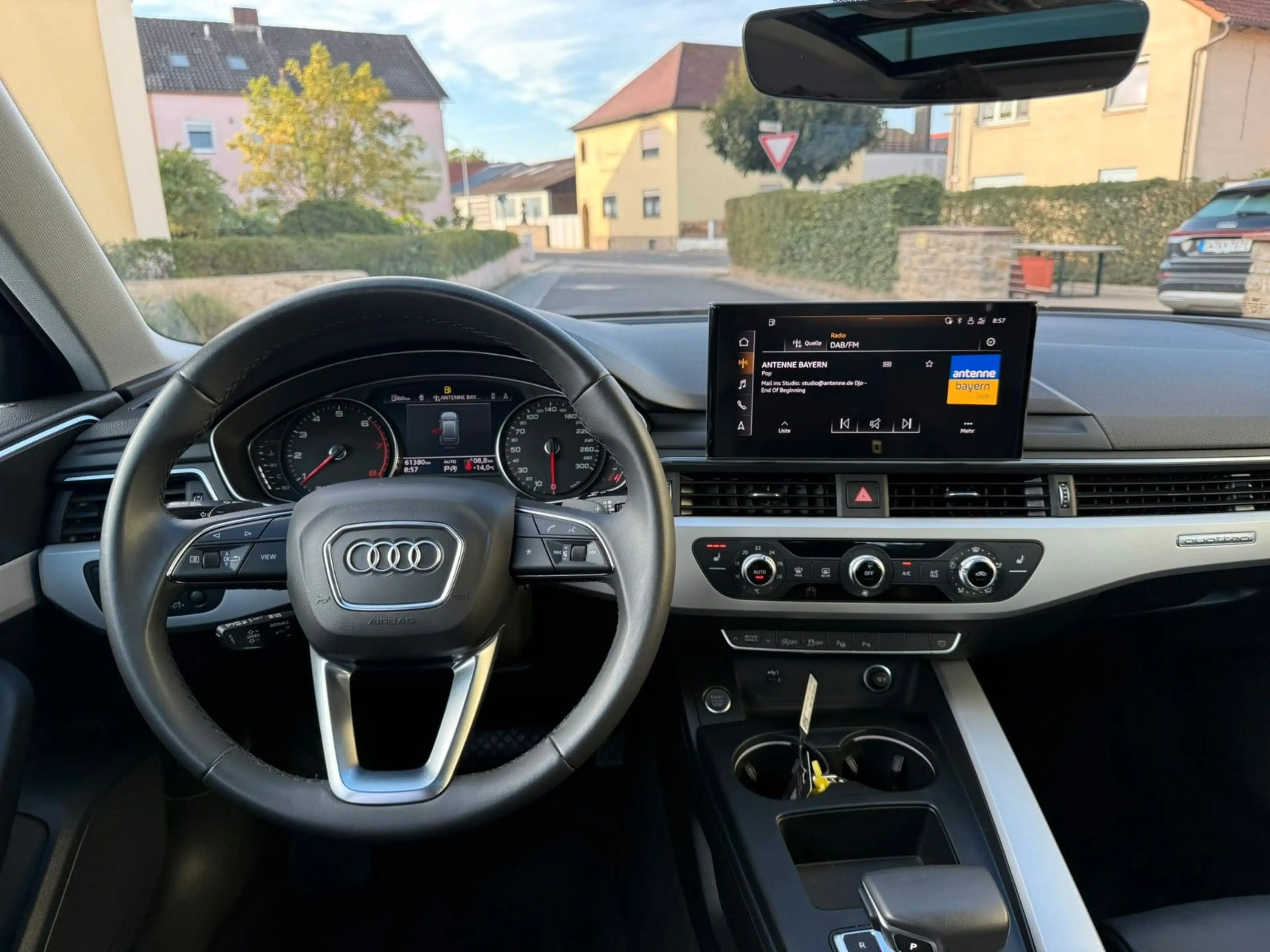 Audi A4 Avant 40 TFSI quattro S line Panoramdach — photo 11
