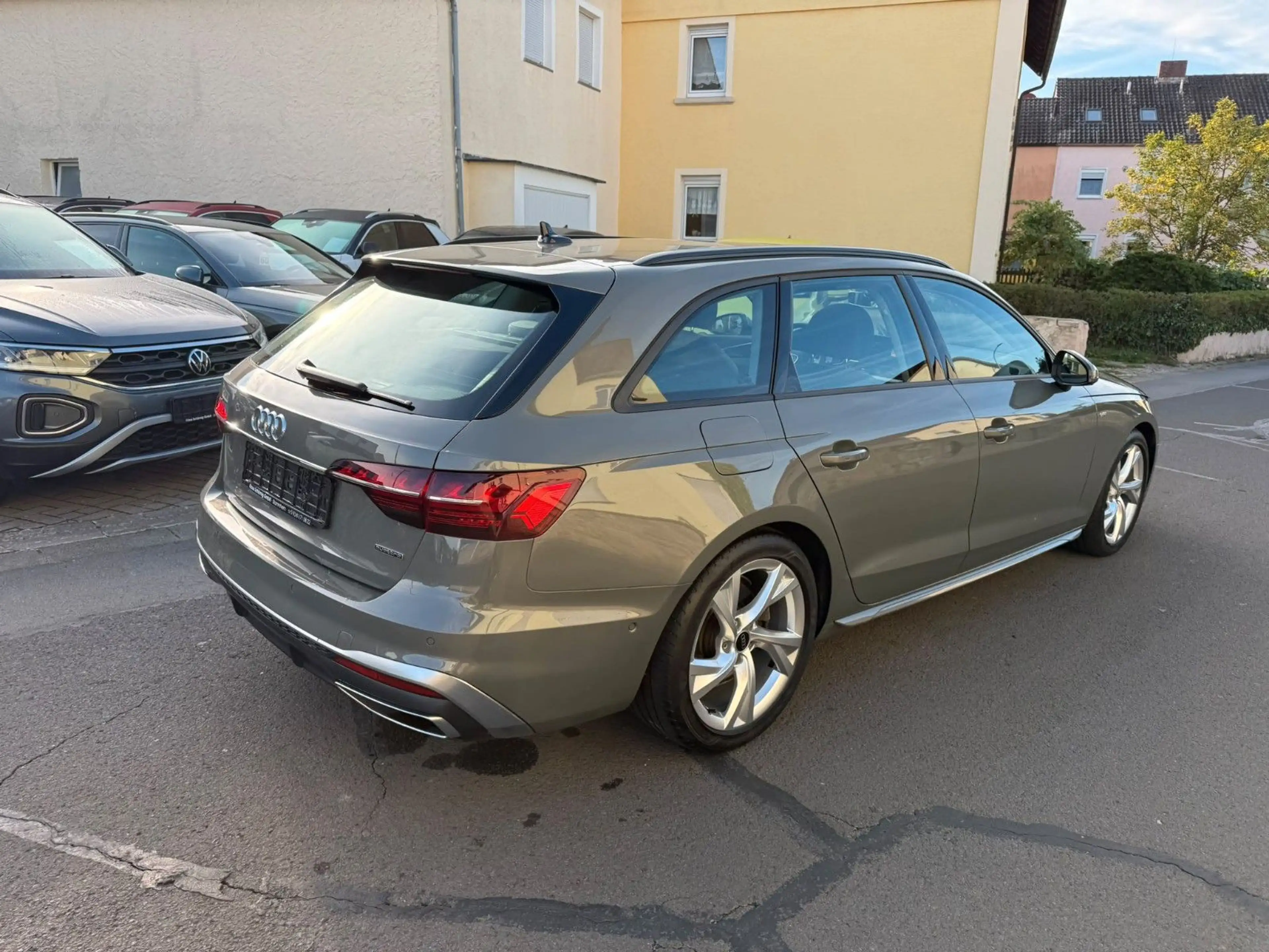 Audi A4 Avant 40 TFSI quattro S line Panoramdach — photo 5
