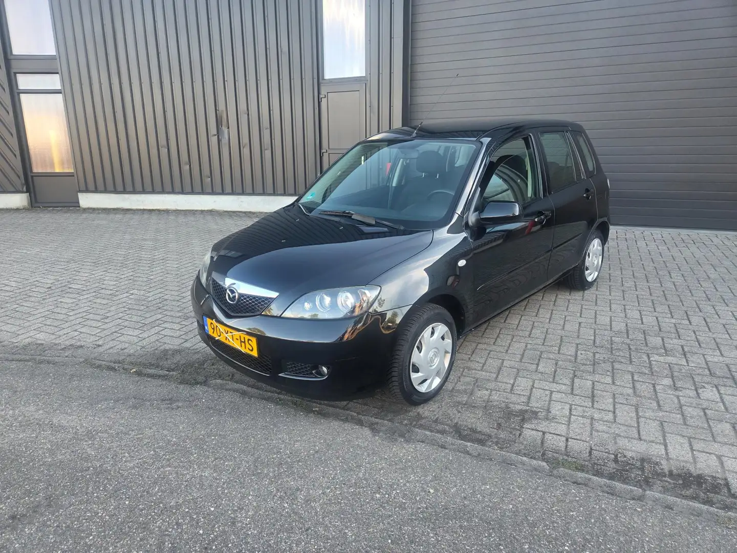 Mazda 2 1.4 Exclusive Zeer mooie auto Zwart - 1