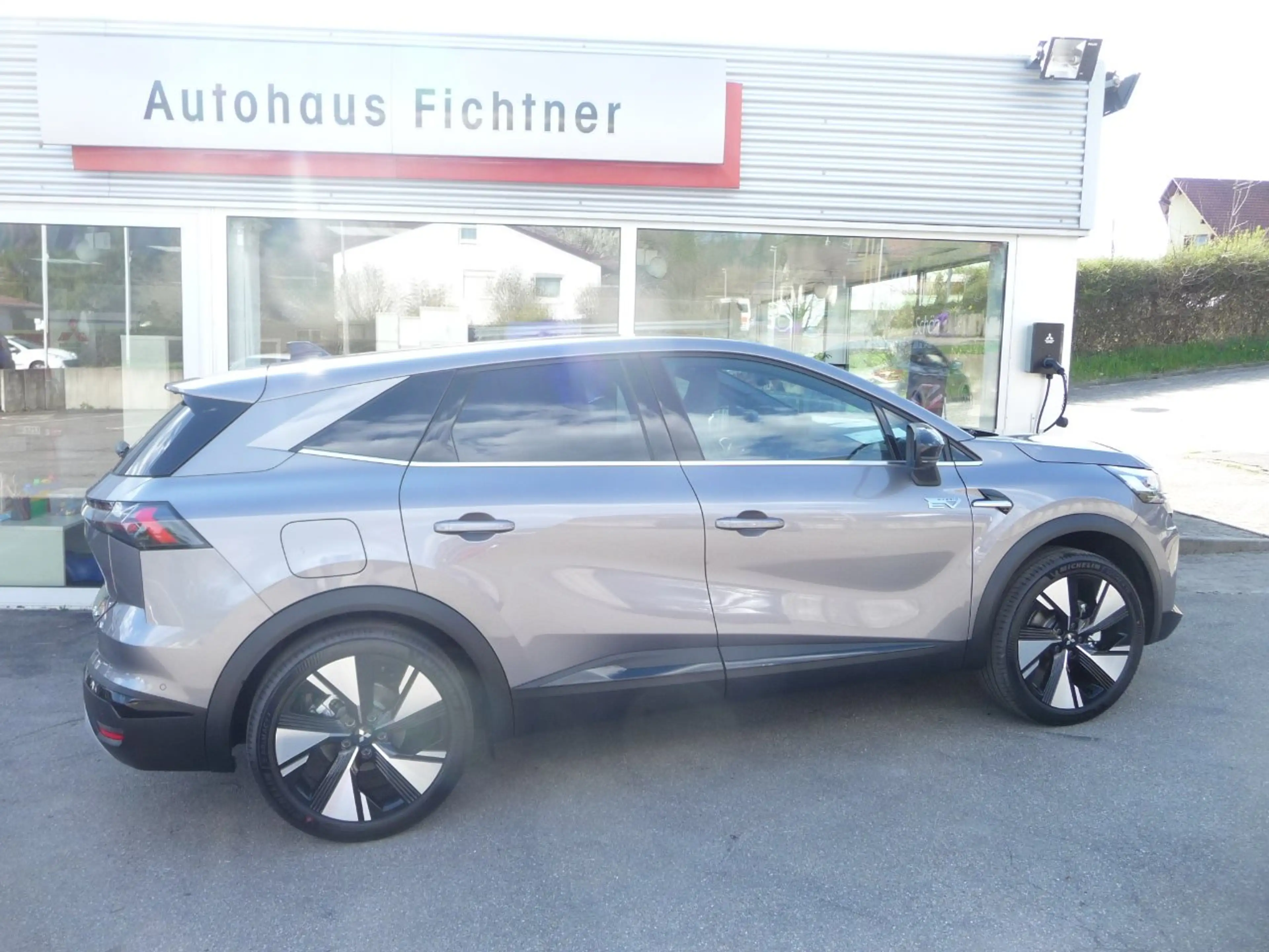 Mitsubishi Grandis Intro Edition 1.8 Hybrid — photo 4
