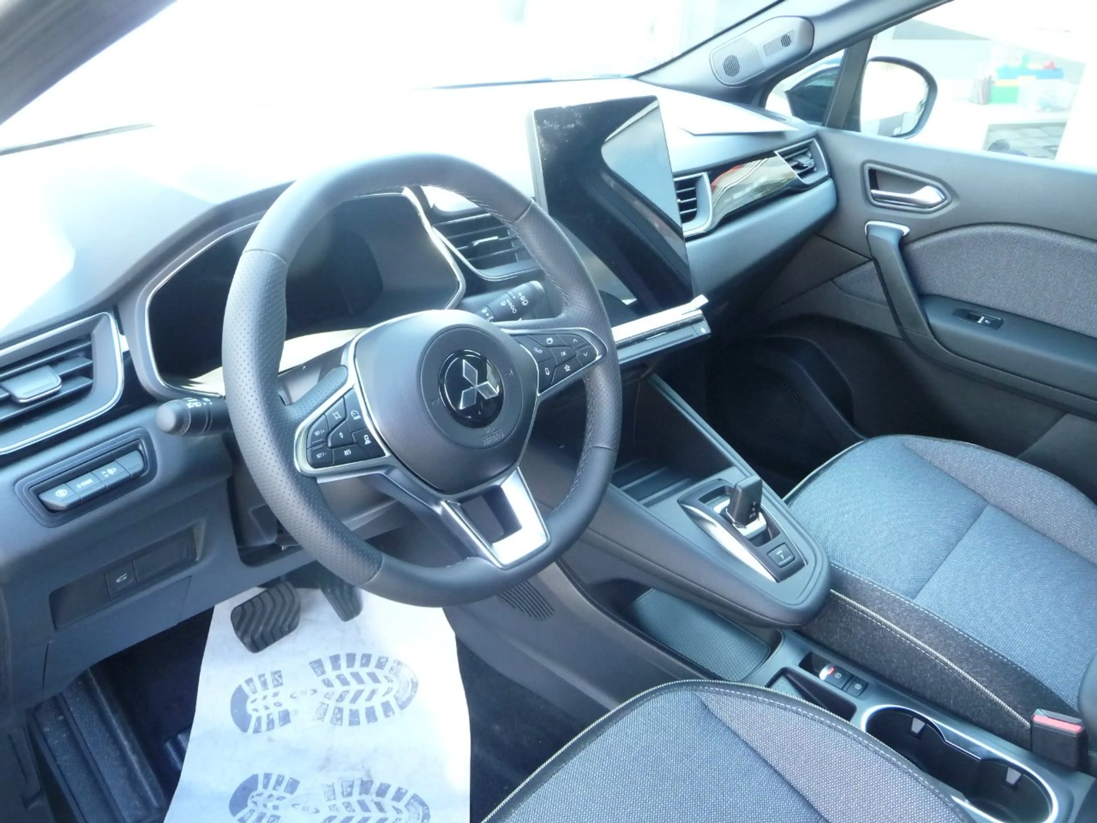 Mitsubishi Grandis Intro Edition 1.8 Hybrid — photo 12