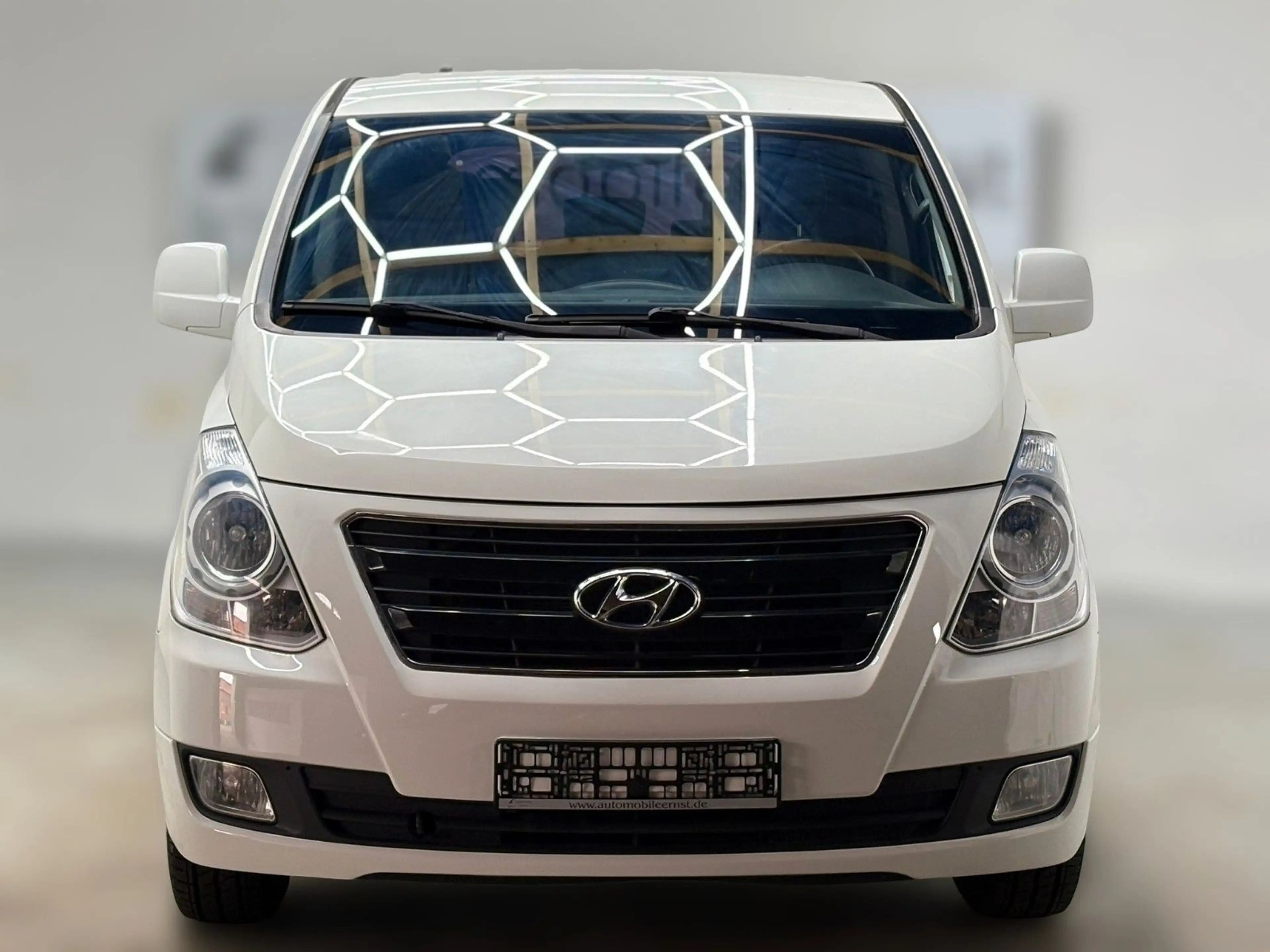 Hyundai H-1 Premium Grand — photo 2