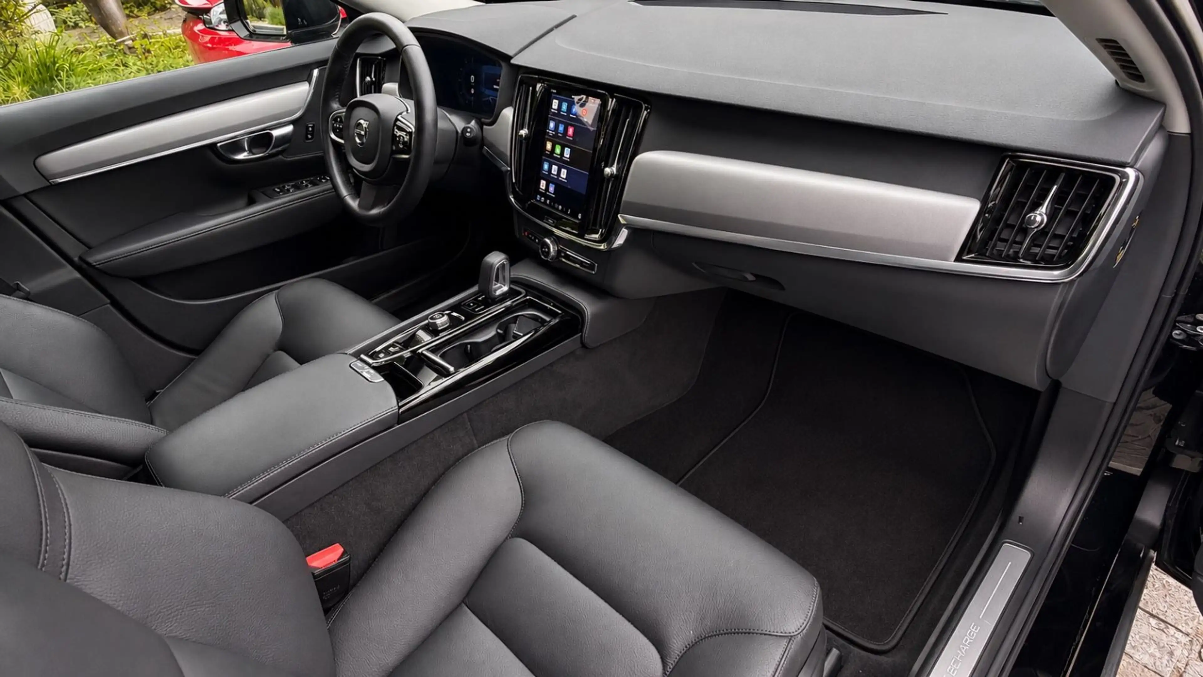 Volvo V90 Kombi Recharge AWD 1.Hand/LED/ACC/Kamera — photo 12