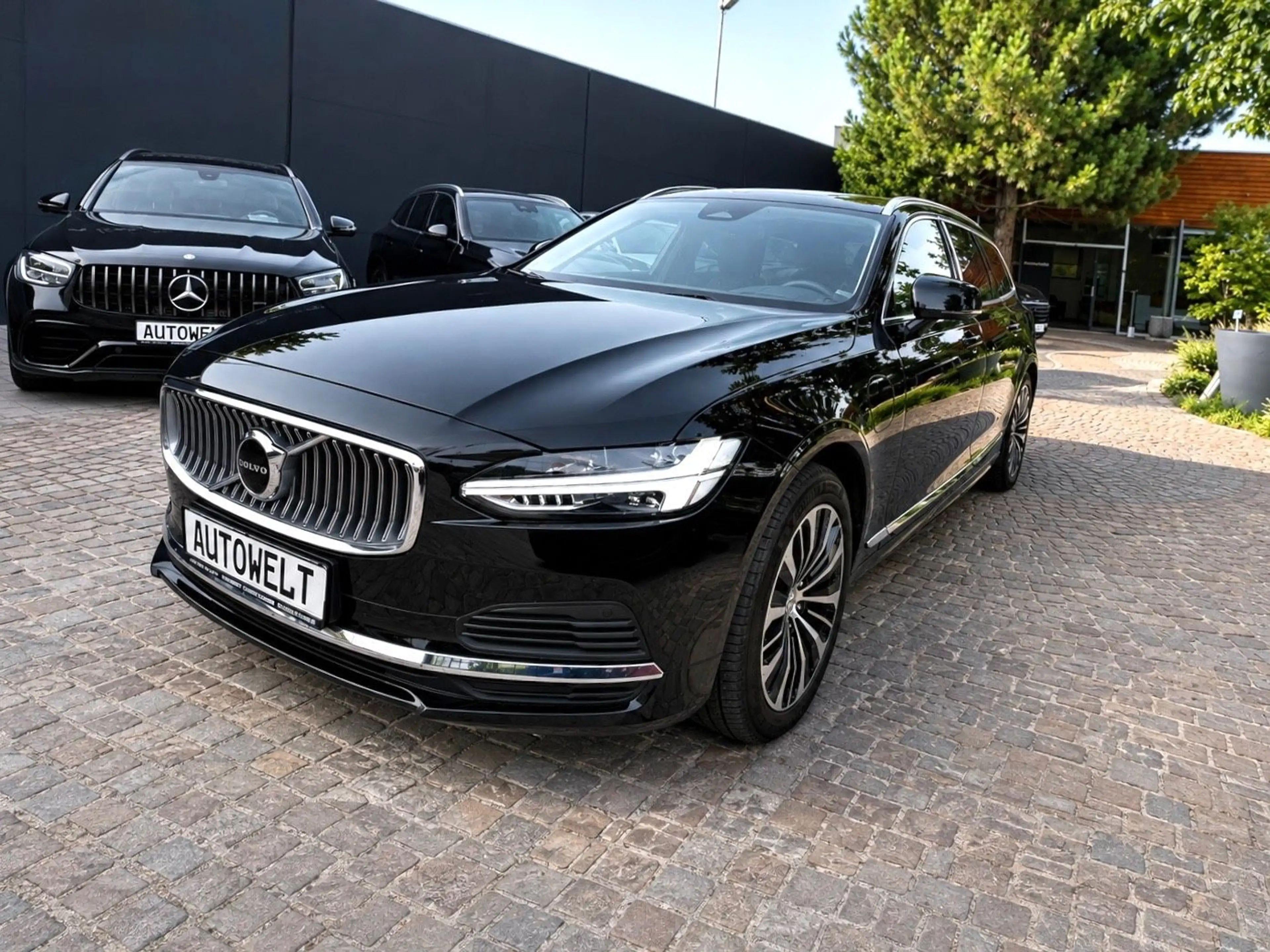Volvo V90 Kombi Recharge AWD 1.Hand/LED/ACC/Kamera — photo 3