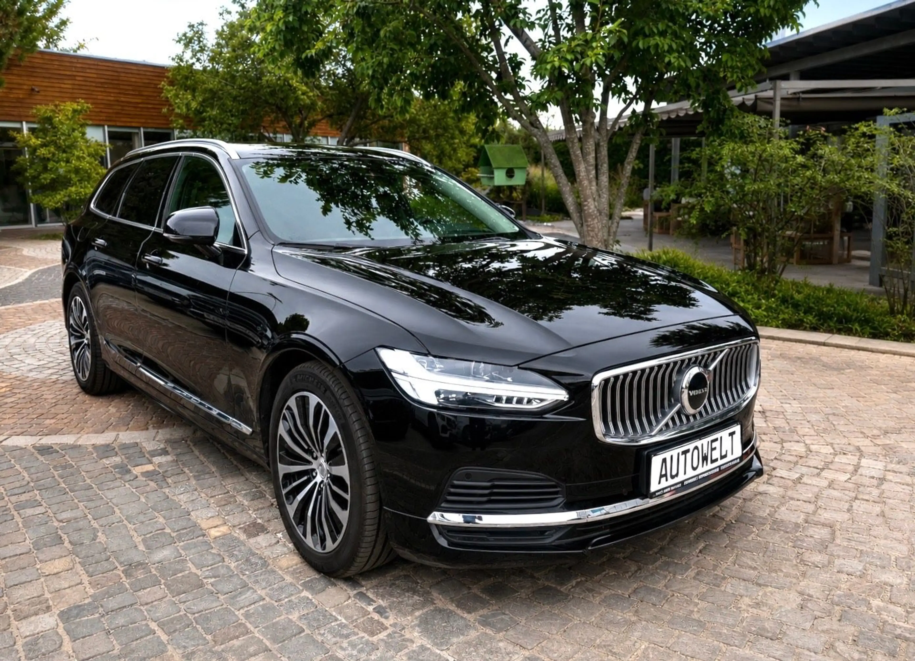 Volvo V90 Kombi Recharge AWD 1.Hand/LED/ACC/Kamera