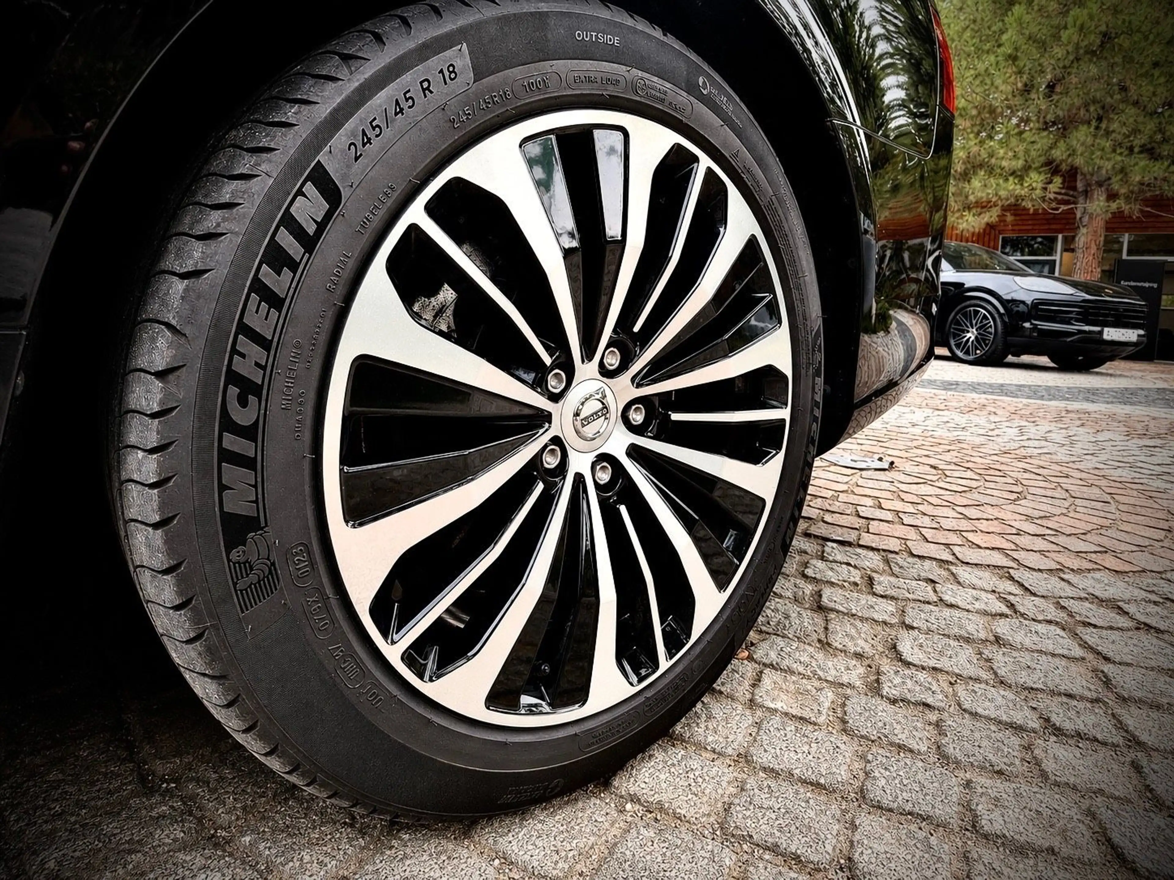 Volvo V90 Kombi Recharge AWD 1.Hand/LED/ACC/Kamera — photo 7