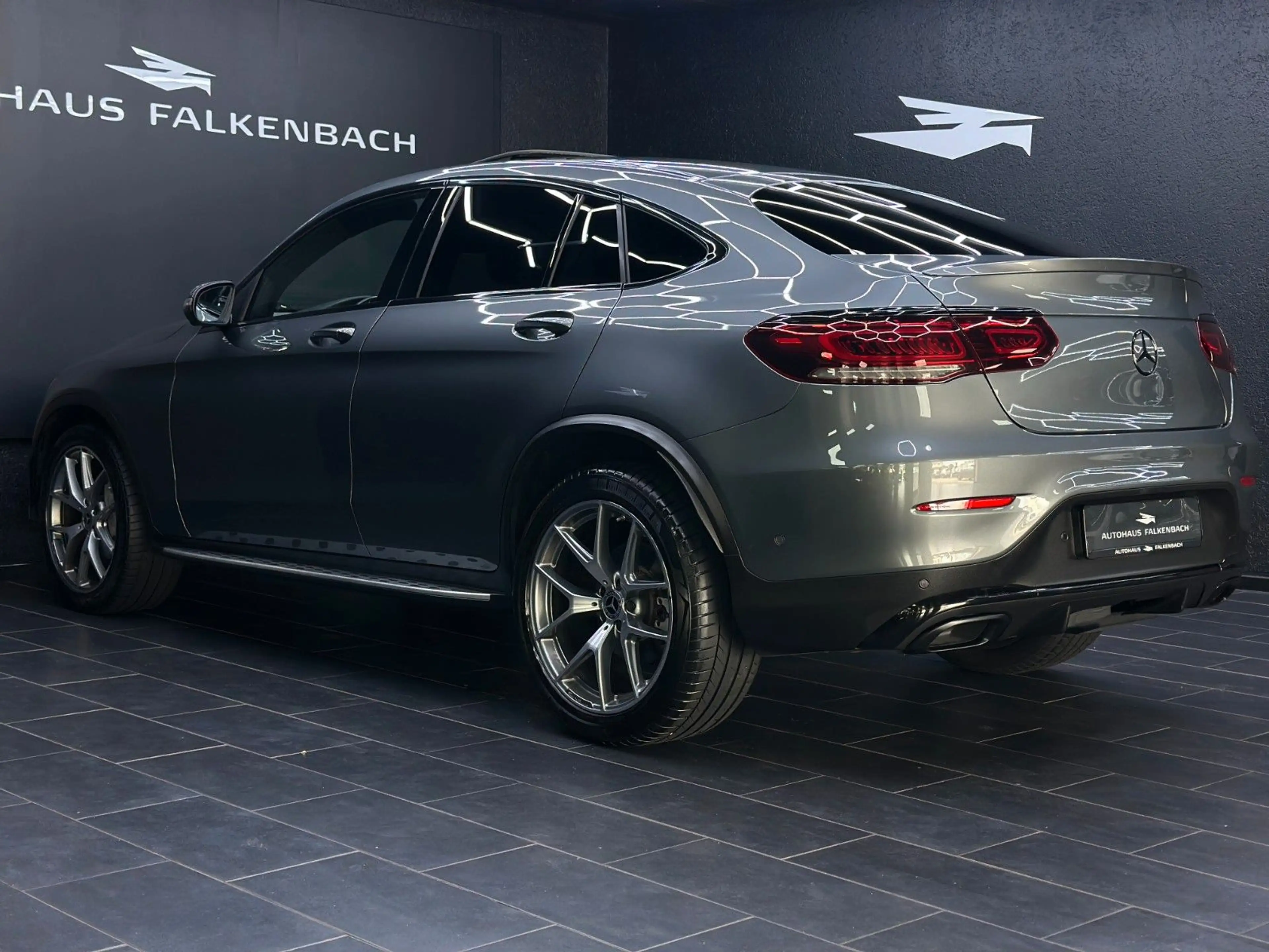 Mercedes-Benz GLC 220 *COUPE*AMG*360*AHK*DIGITAL*20* — photo 8