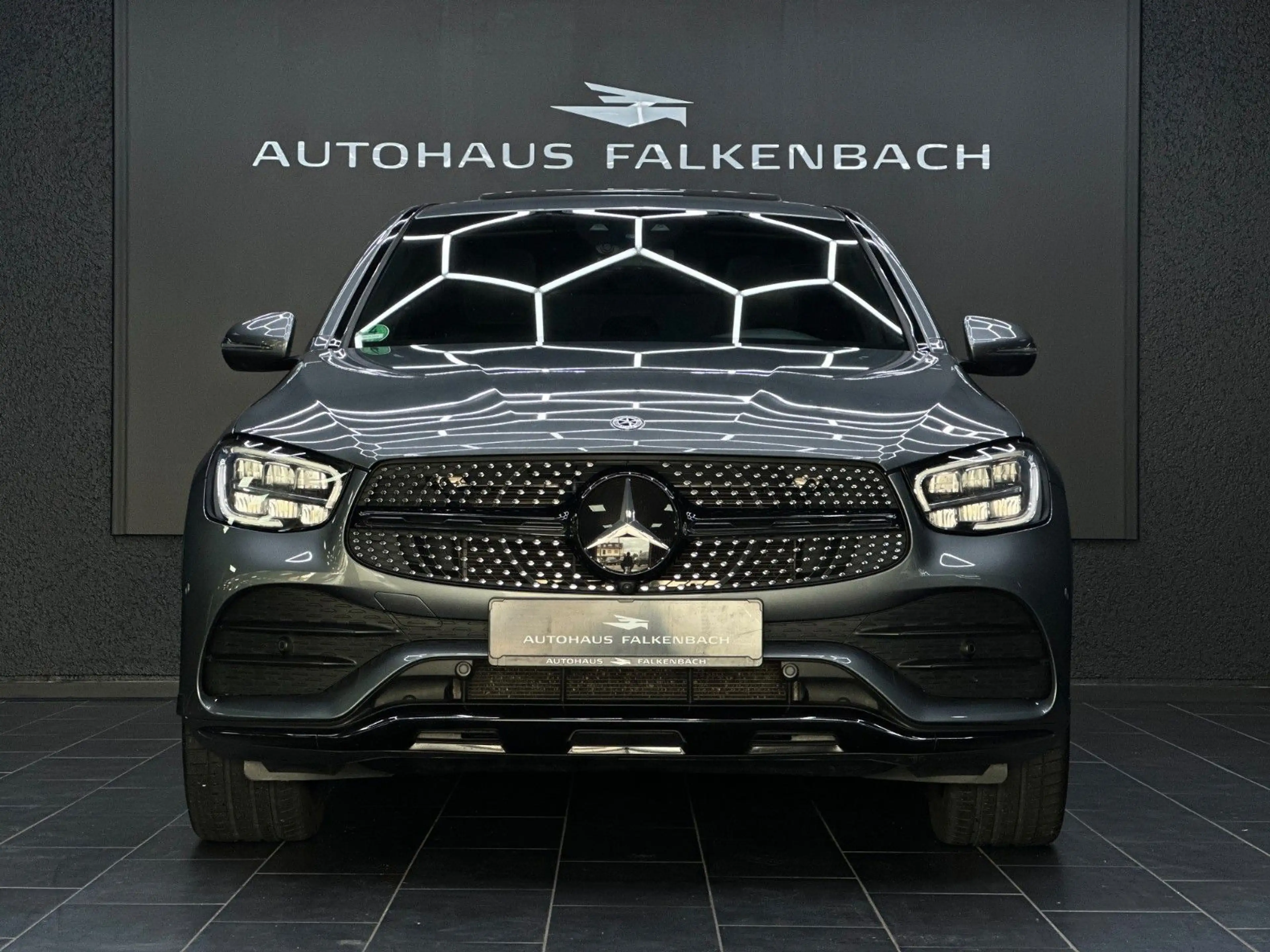 Mercedes-Benz GLC 220 *COUPE*AMG*360*AHK*DIGITAL*20* — photo 4