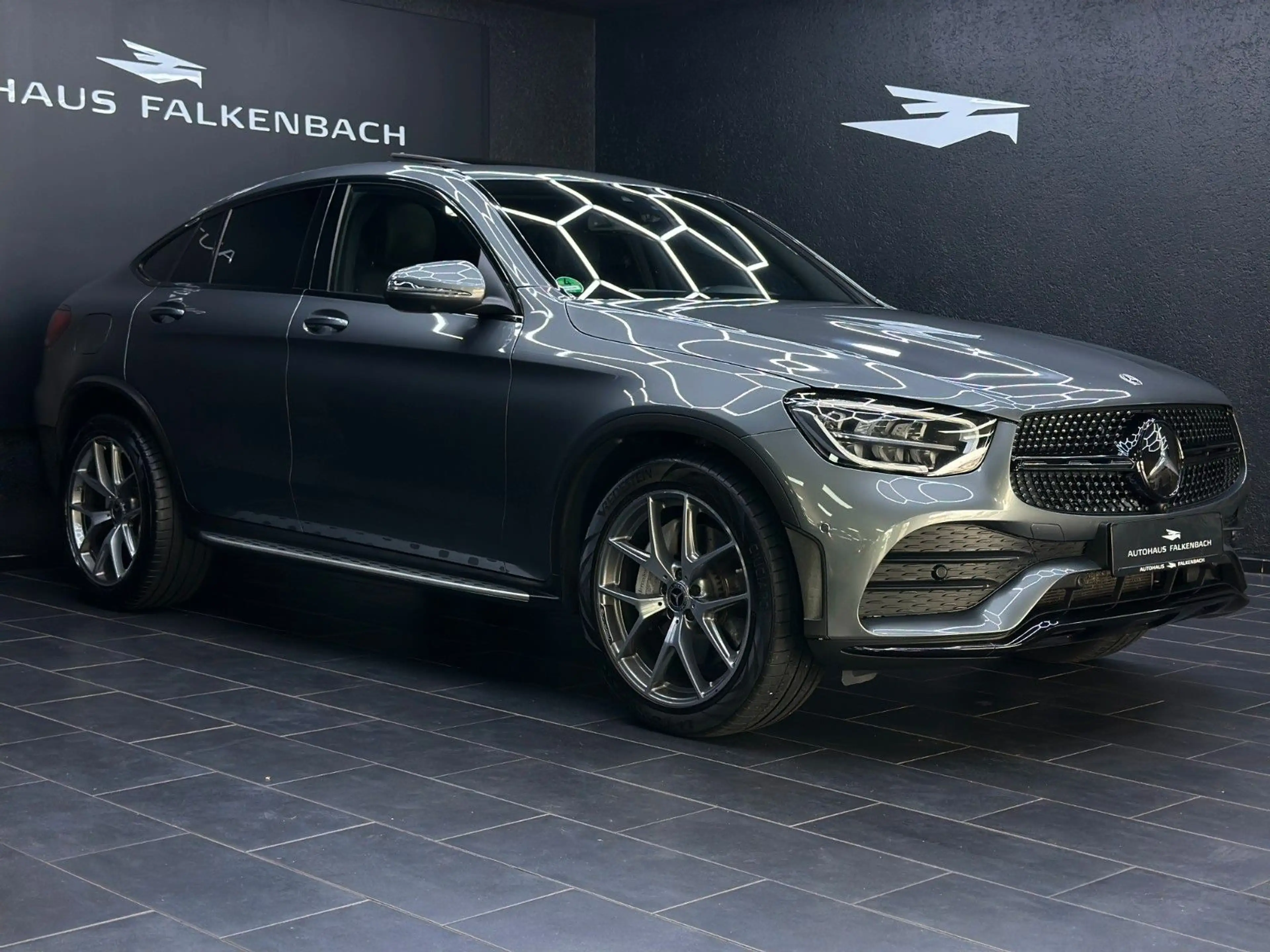 Mercedes-Benz GLC 220 *COUPE*AMG*360*AHK*DIGITAL*20* — photo 6
