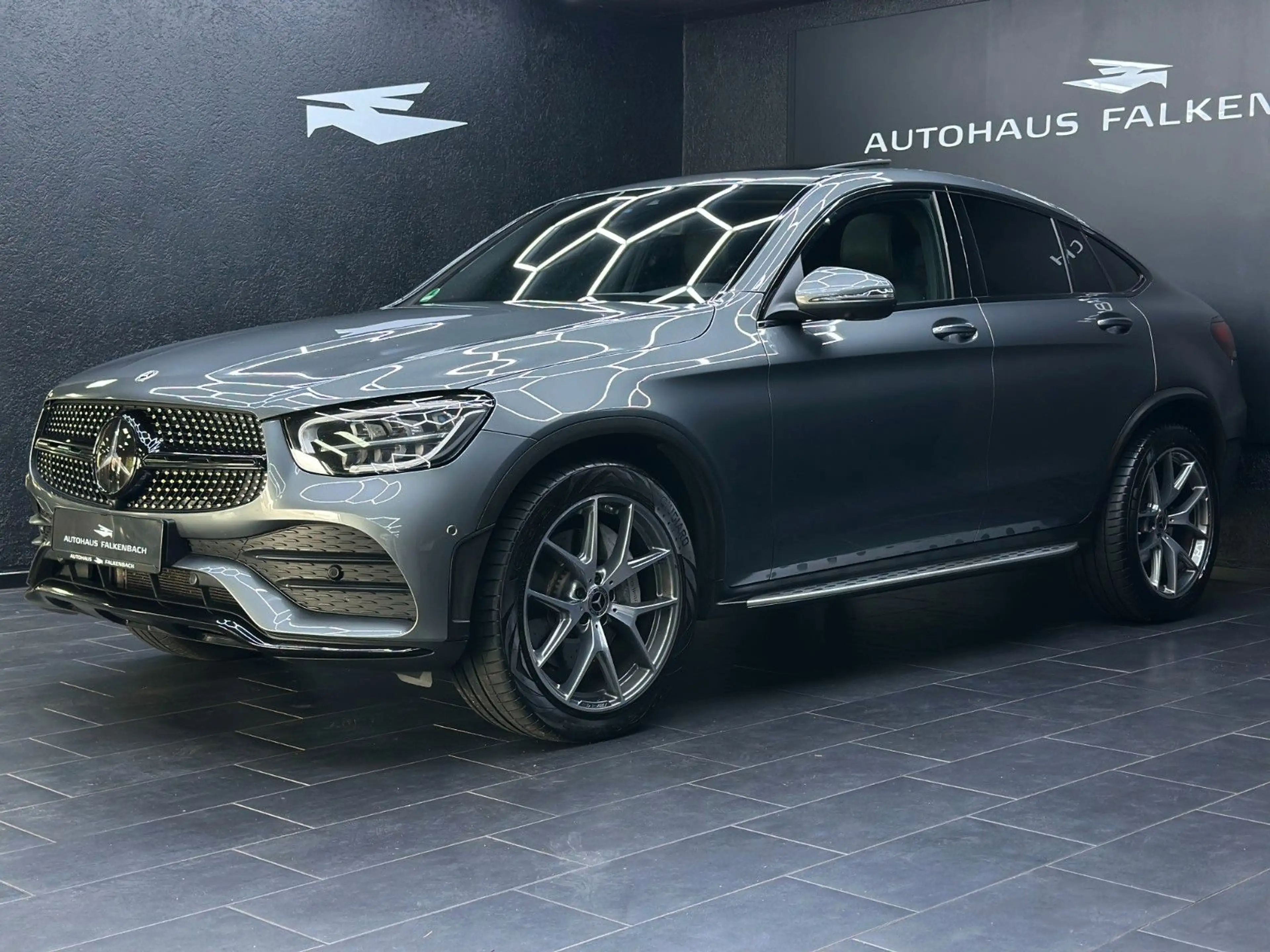 Mercedes-Benz GLC 220 *COUPE*AMG*360*AHK*DIGITAL*20* — photo 10