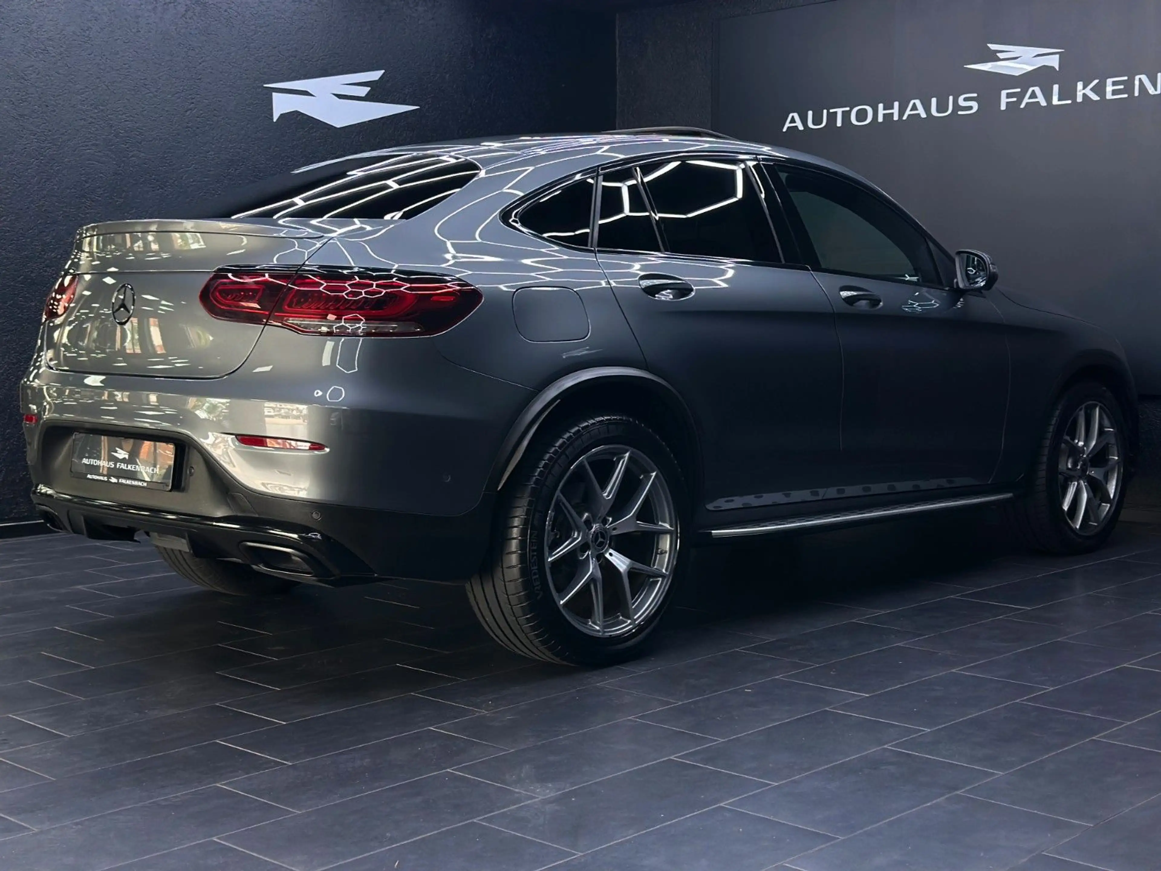 Mercedes-Benz GLC 220 *COUPE*AMG*360*AHK*DIGITAL*20* — photo 12