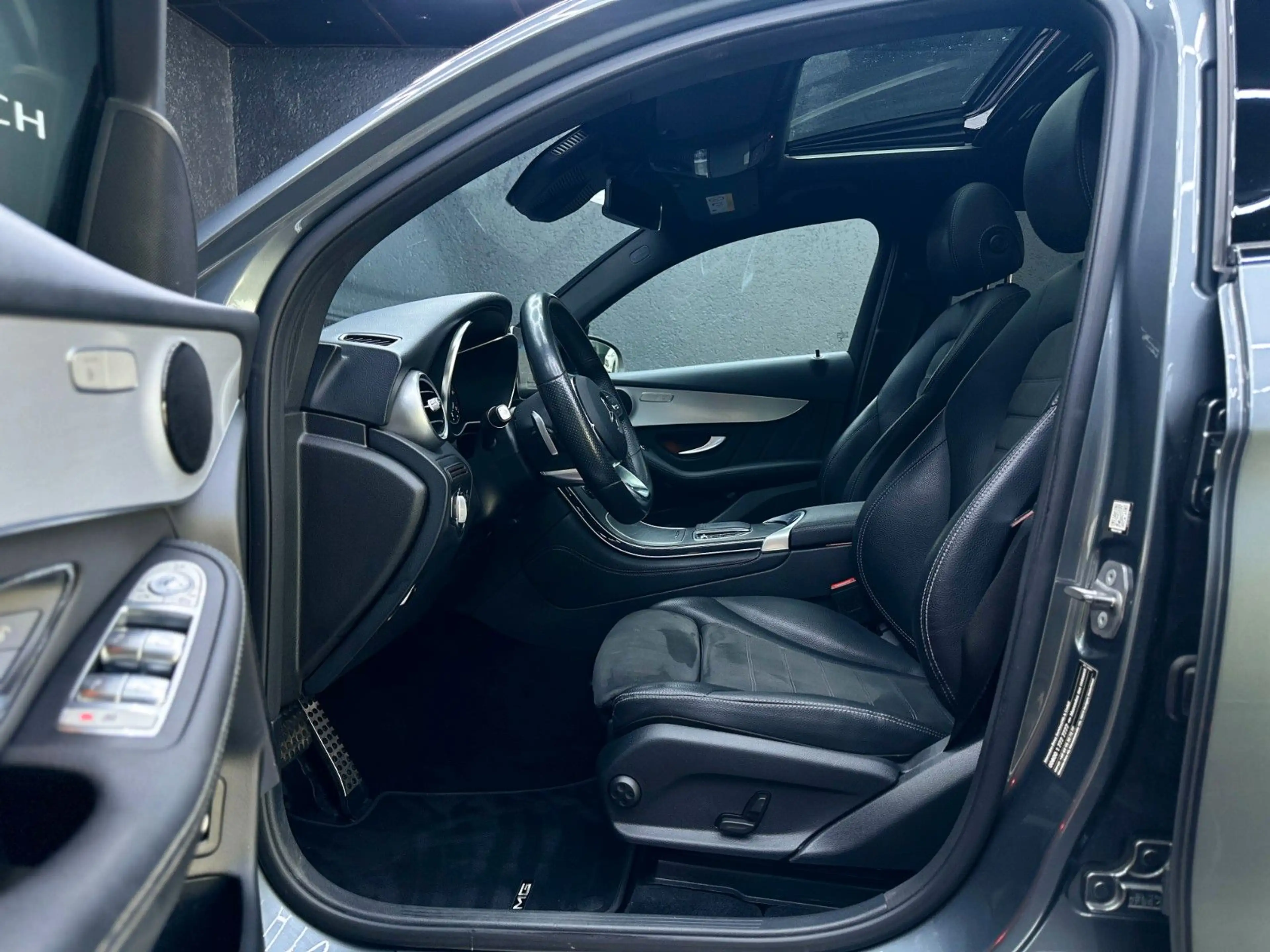 Mercedes-Benz GLC 220 *COUPE*AMG*360*AHK*DIGITAL*20* — photo 9