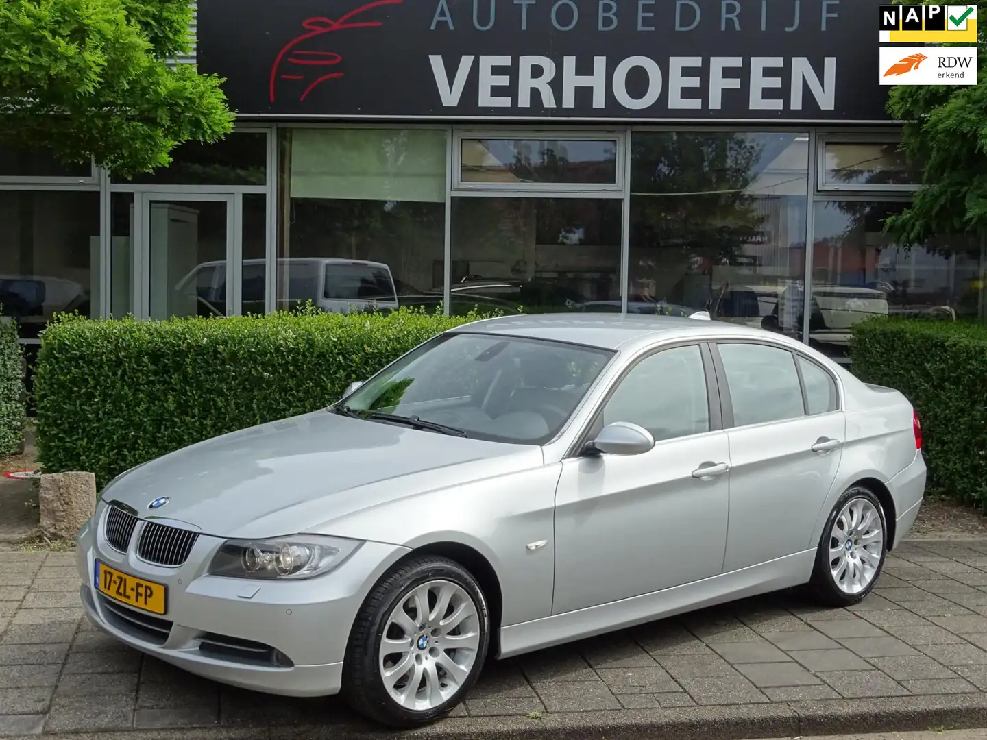 BMW 330 3-serie 330i Executive - AUTOMAAT - LEDER - XENON Grijs - 1