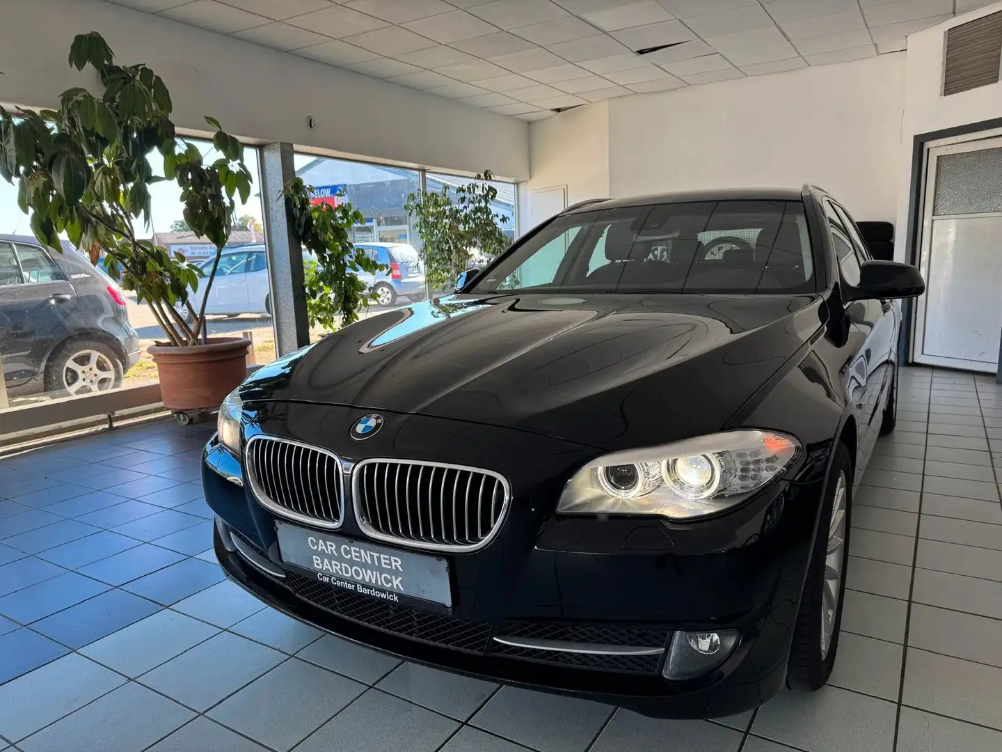 BMW 528 i Touring**Xenon-Licht + Klimaautomatik** Schwarz - 1
