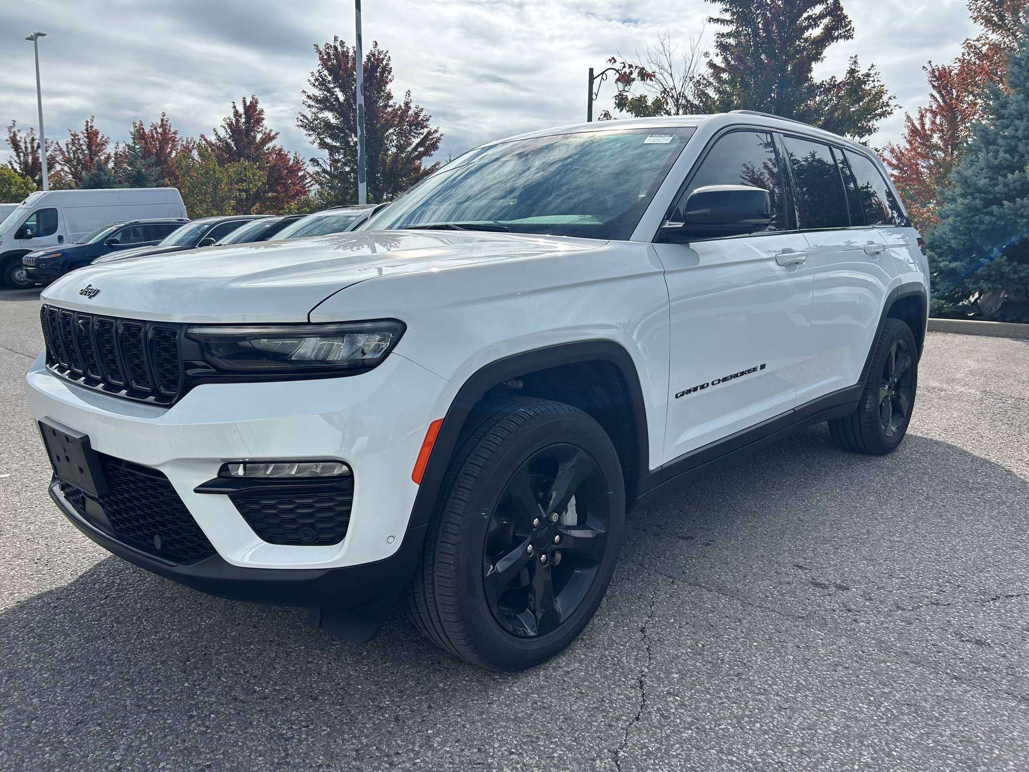 White 2025 Jeep Grand Cherokee SUV / Crossover Four-Wheel Drive 8-Speed Automatic