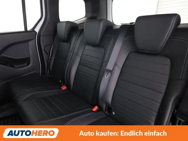 Mercedes-Benz T-Class view 14