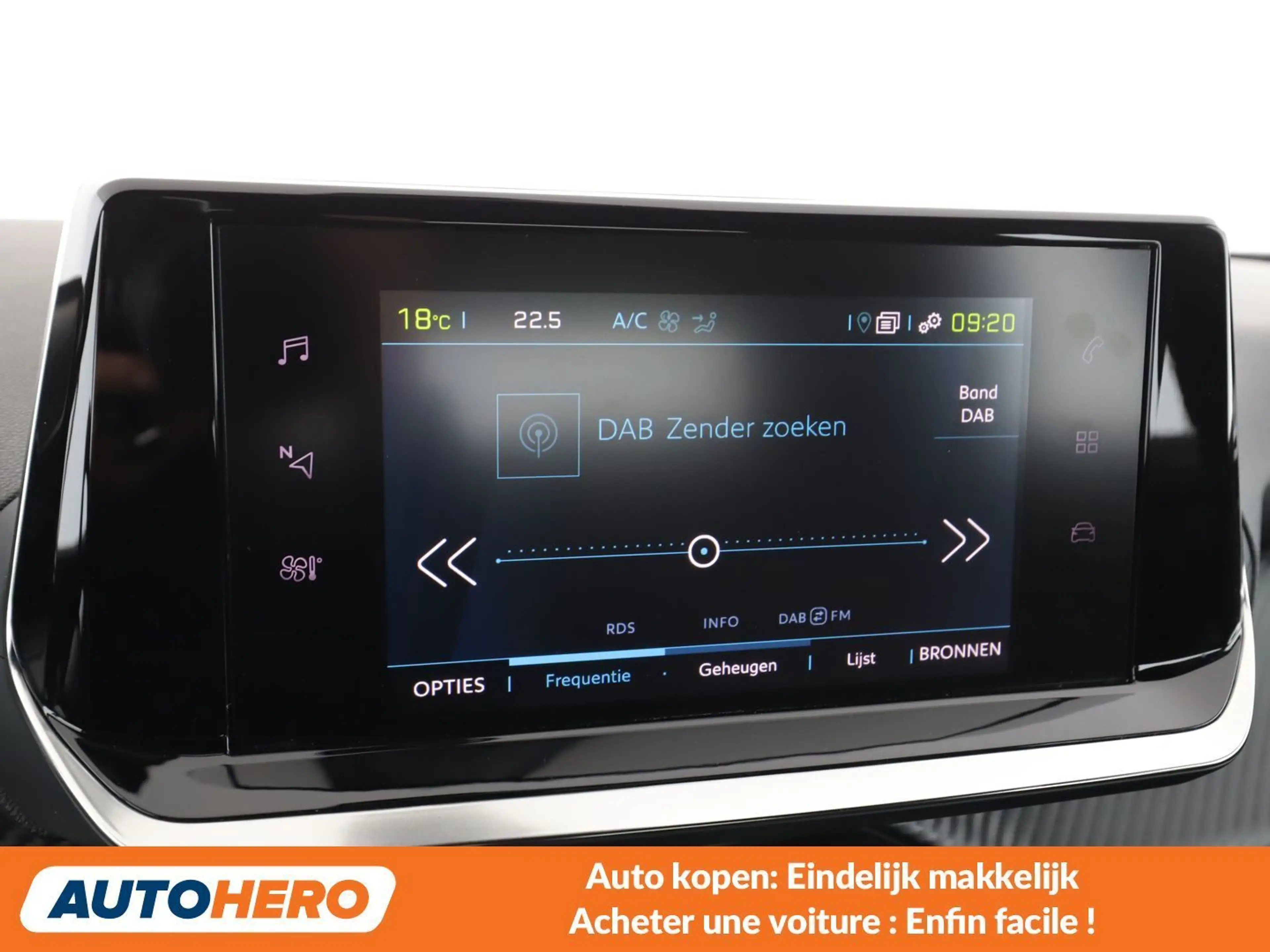 Peugeot e-2008 electric drive 100 kW Active Pack — photo 10