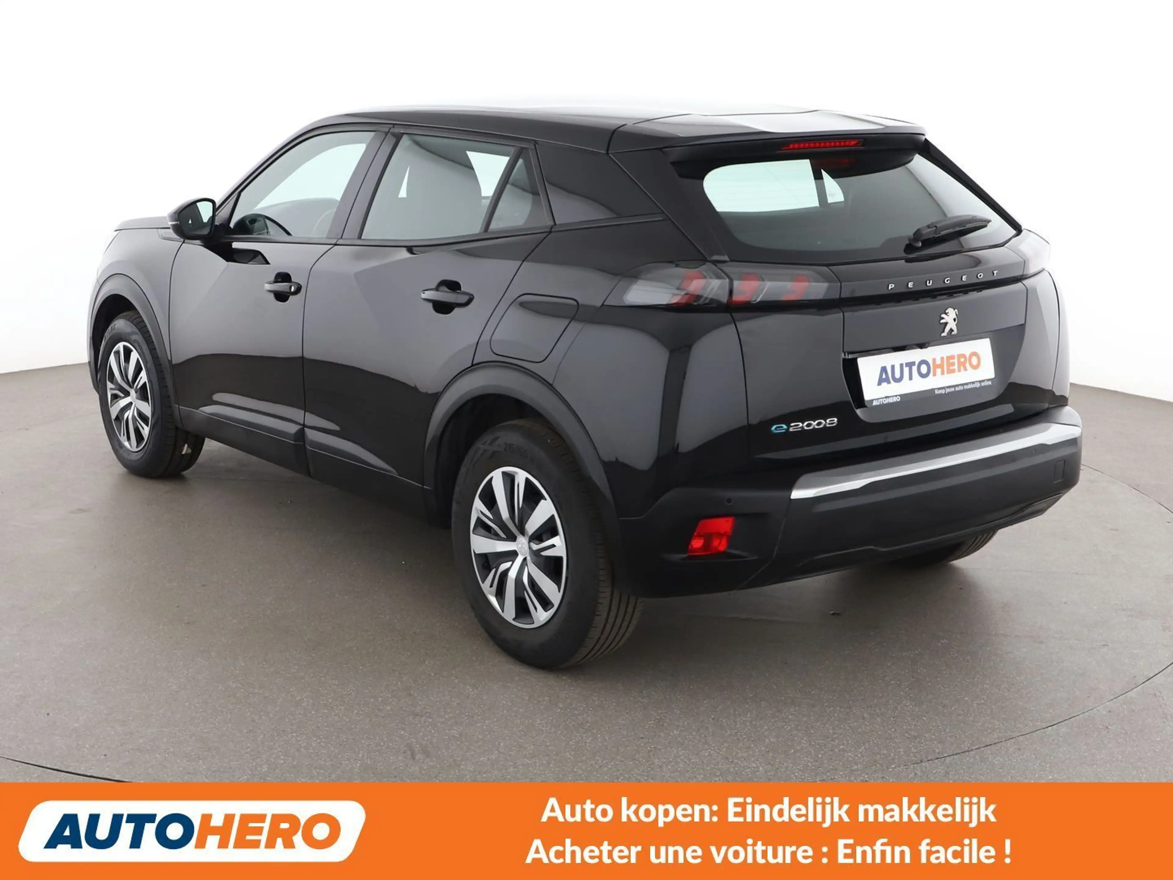 Peugeot e-2008 electric drive 100 kW Active Pack — photo 4