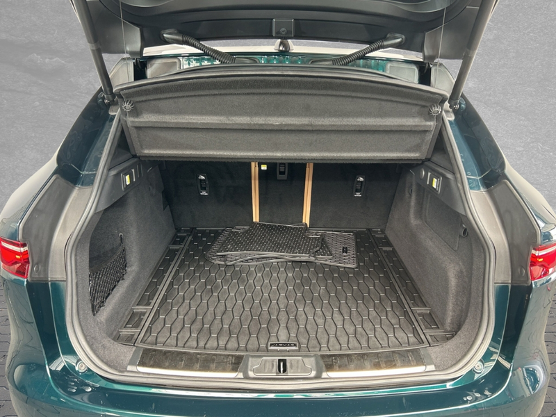 Jaguar F-Pace P400 SE *Pano* *SHZ* *Nebelscheinwerfer* — photo 14