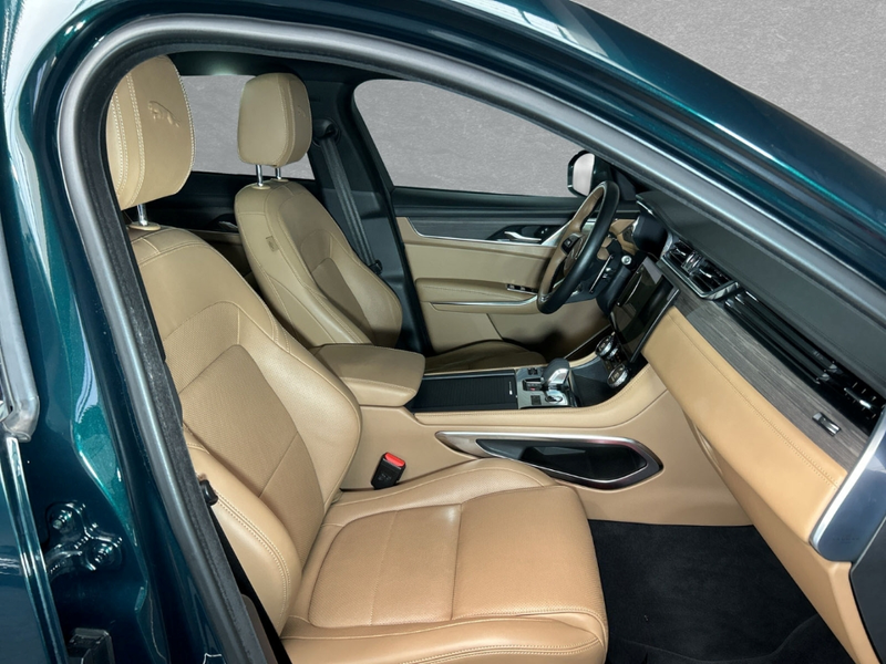 Jaguar F-Pace P400 SE *Pano* *SHZ* *Nebelscheinwerfer* — photo 3