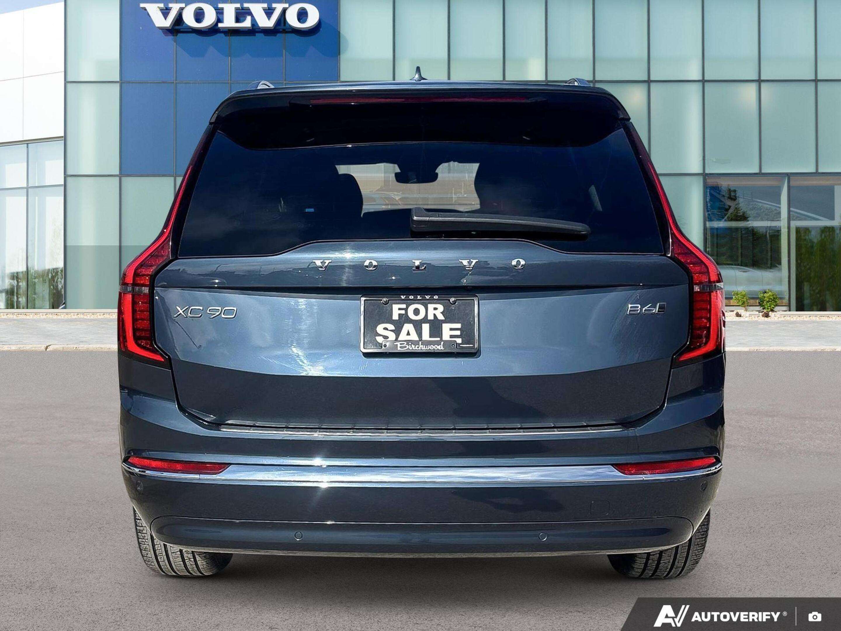 2026 Volvo XC90 B6 - Ultra | Clean CARFAX | Local Vehicle | alt 5