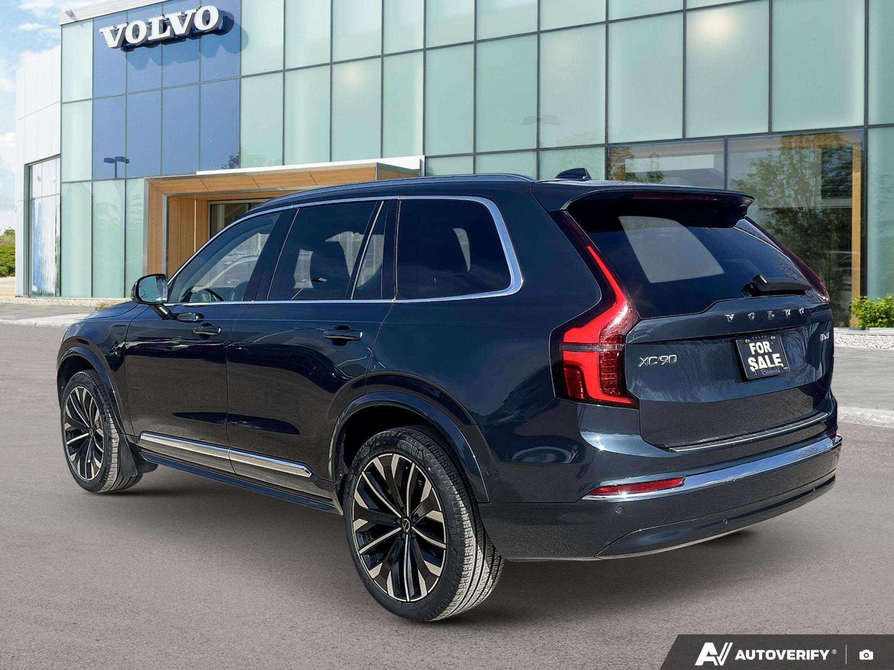 2026 Volvo XC90 B6 - Ultra | Clean CARFAX | Local Vehicle | alt 4
