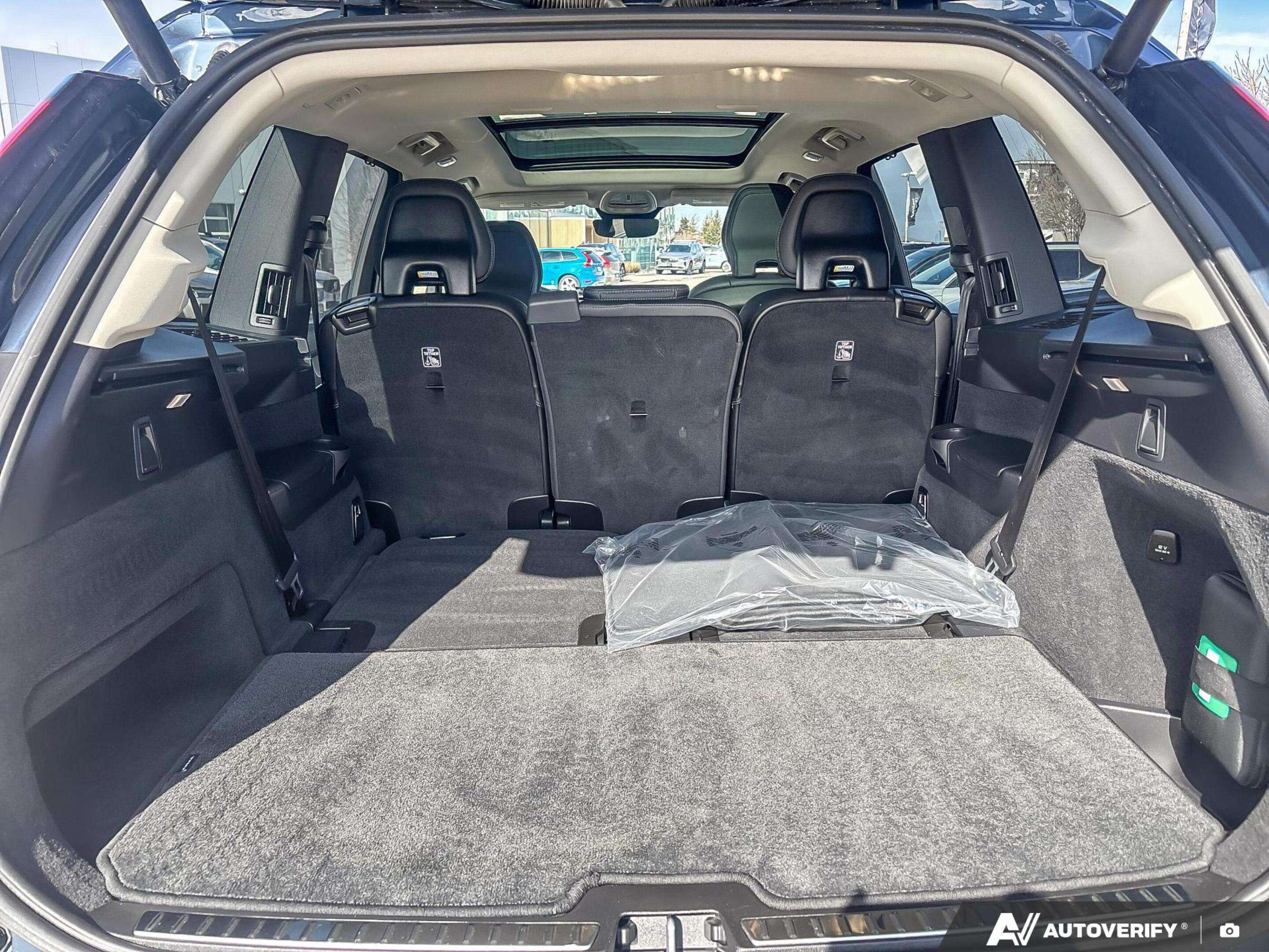 2026 Volvo XC90 B6 - Ultra | Clean CARFAX | Local Vehicle | thumb 9