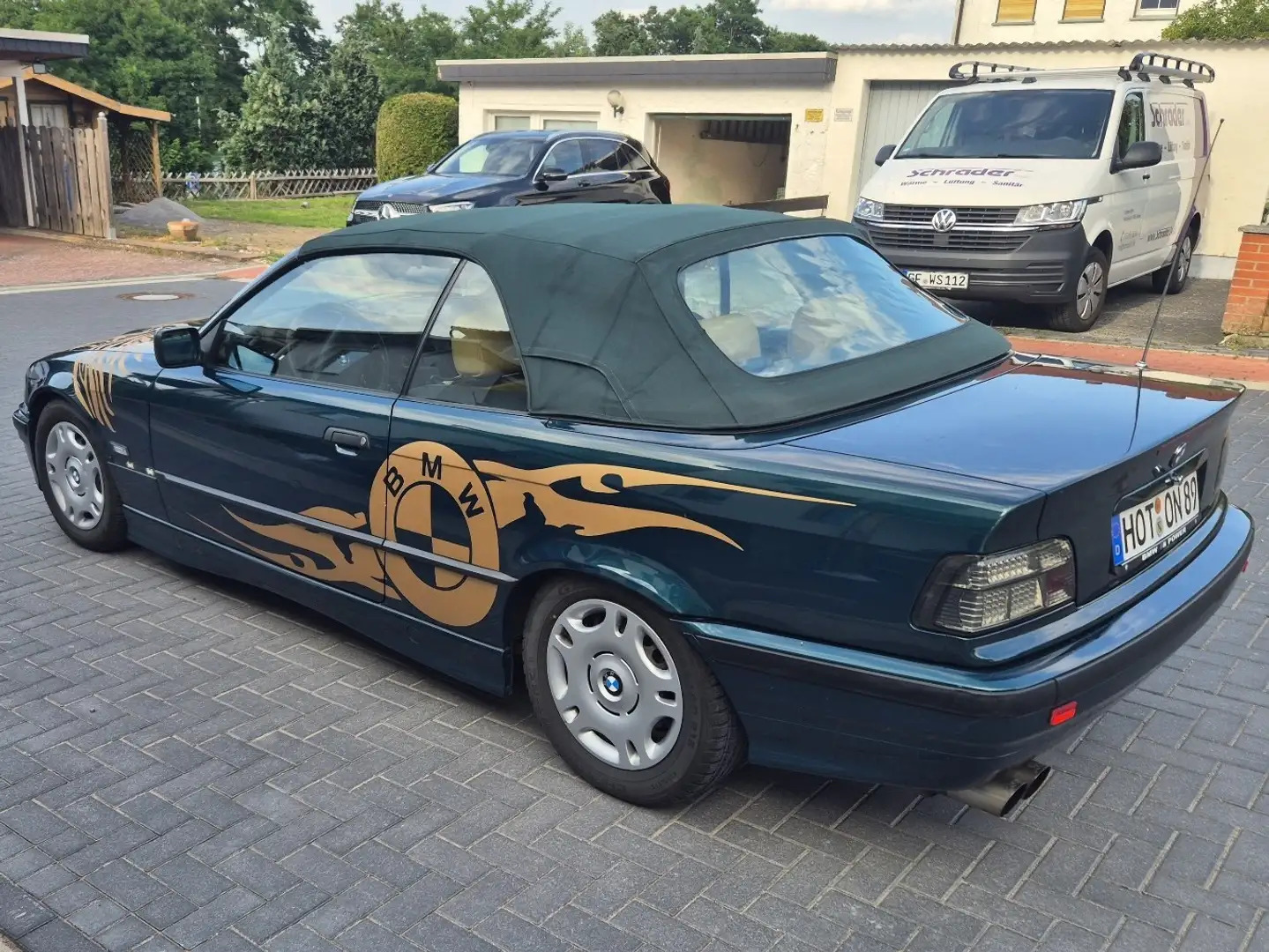 BMW 320 320i - 2