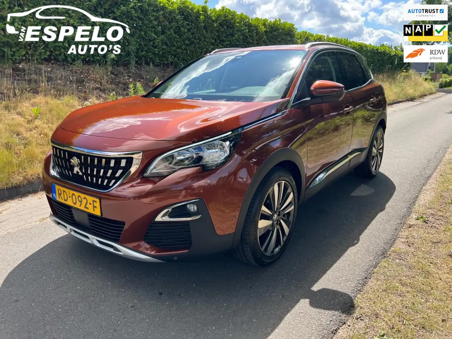 Peugeot 3008 1.2 PT Première met NAP! Distributie vervangen, Ap Bruin - 1
