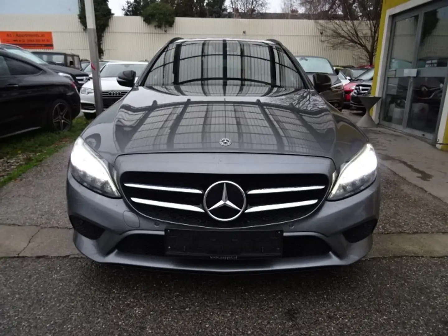 Mercedes-Benz C 220 d T Aut. Grau - 2