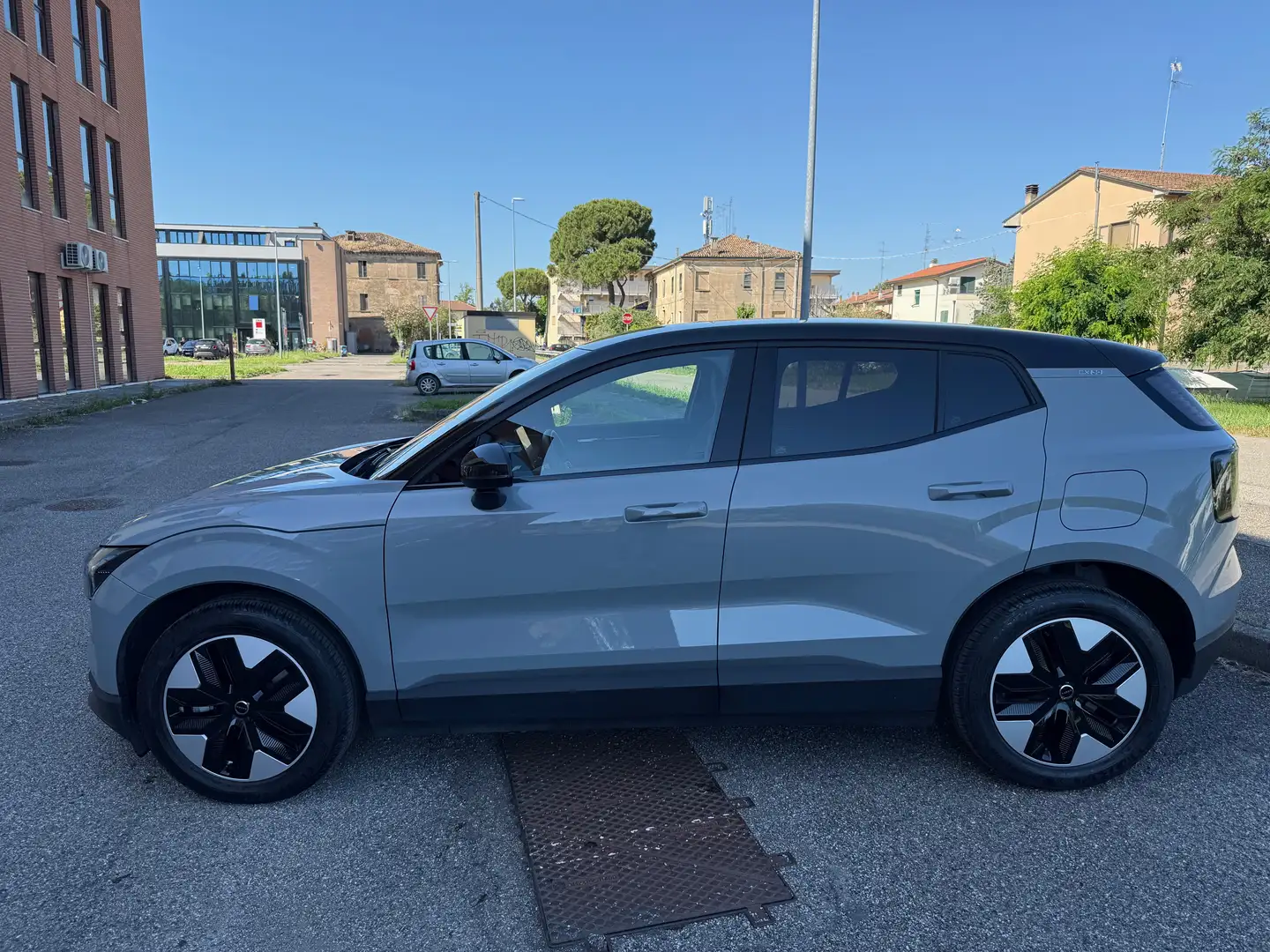 Volvo EX30 EX30 Single Motor Core rwd Grigio - 2