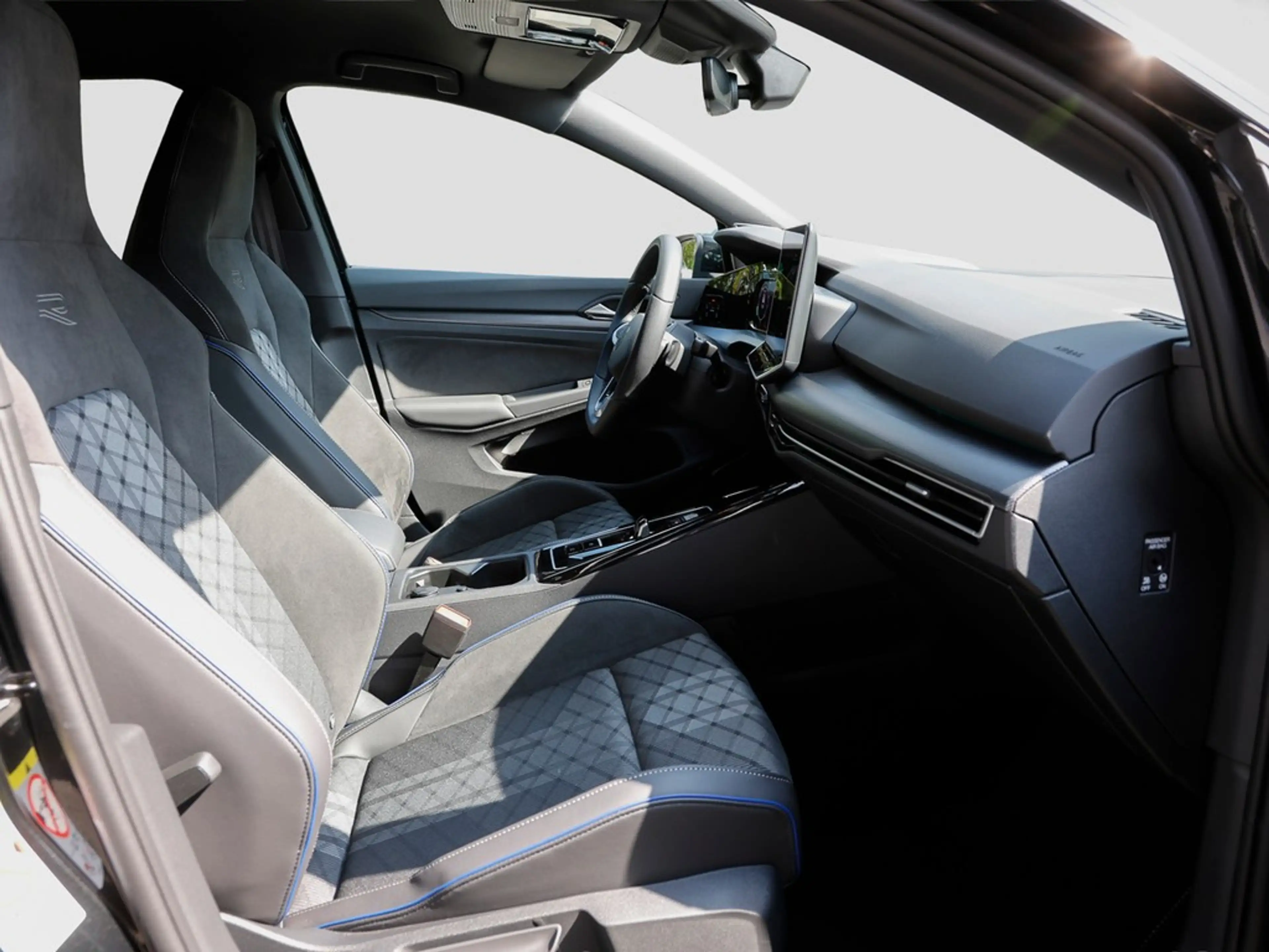 Volkswagen Golf 2.0 TSI DSG 4M R-Line Black Style AHK, RFK, H/K... — photo 9