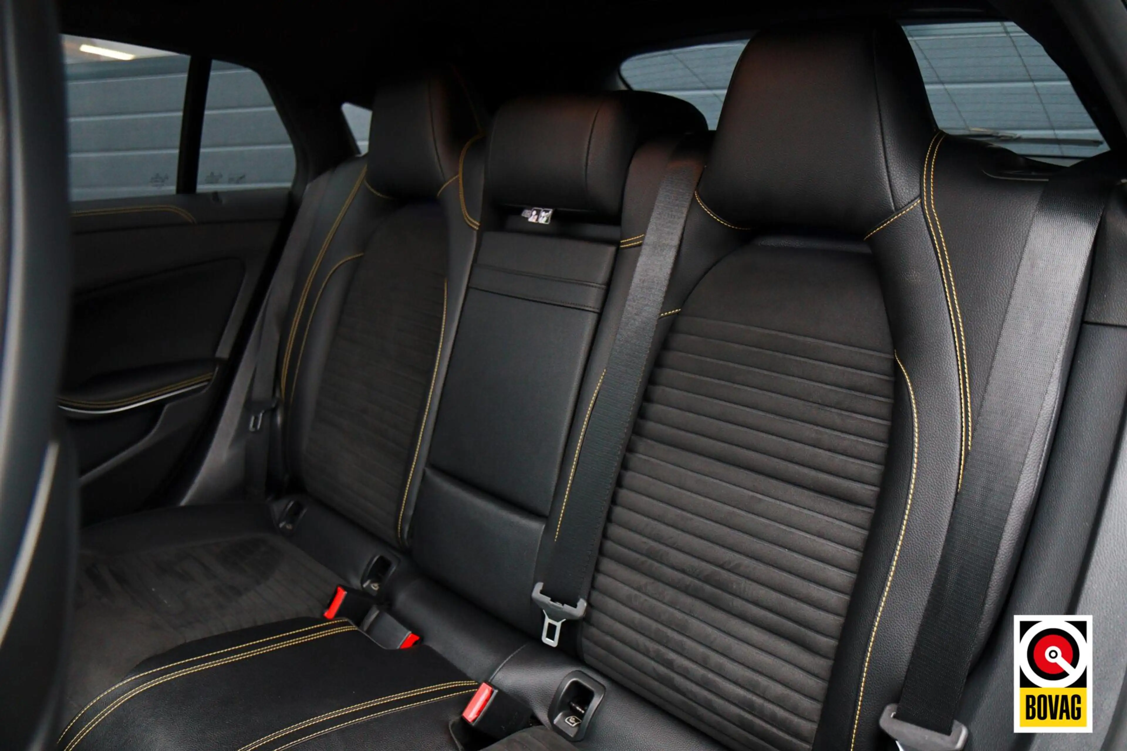 Mercedes-Benz CLA 45 AMG Shooting Brake 4MATIC Yellow Night Edition /PANODA — photo 8
