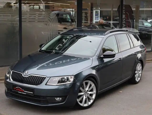 Skoda Octavia view 2